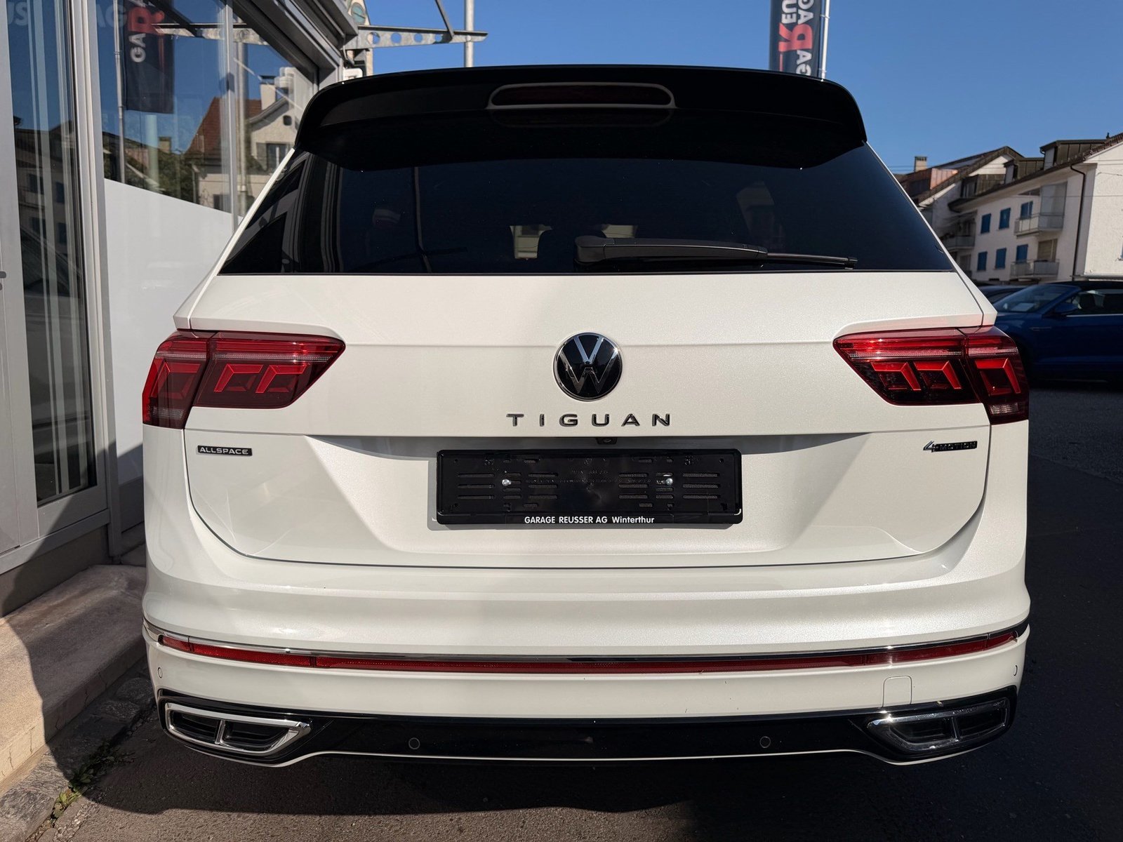 VW Tiguan Allspace Allspace R-LINE 4MOTION *** PANORAMAGLASD, Benzin, Occasion / Gebraucht, Automatik - 6