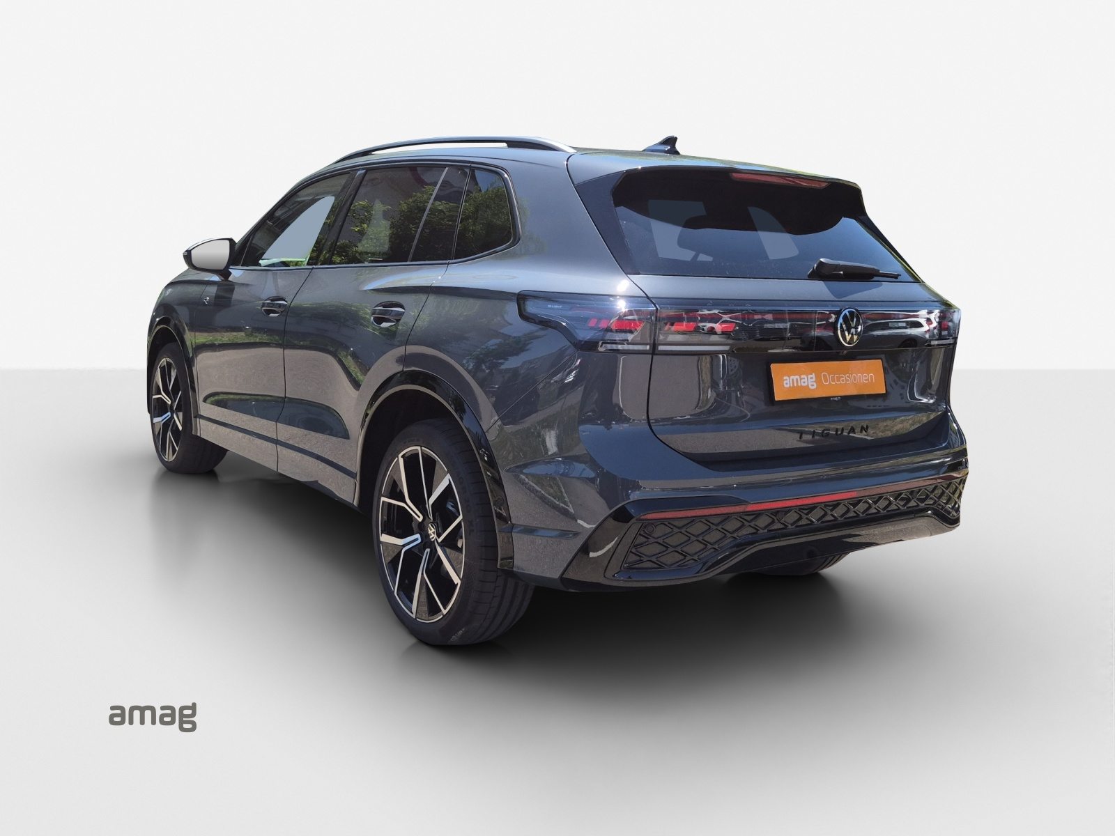 VW Tiguan R-Line, Benzin, Occasion / Gebraucht, Automatik - 3