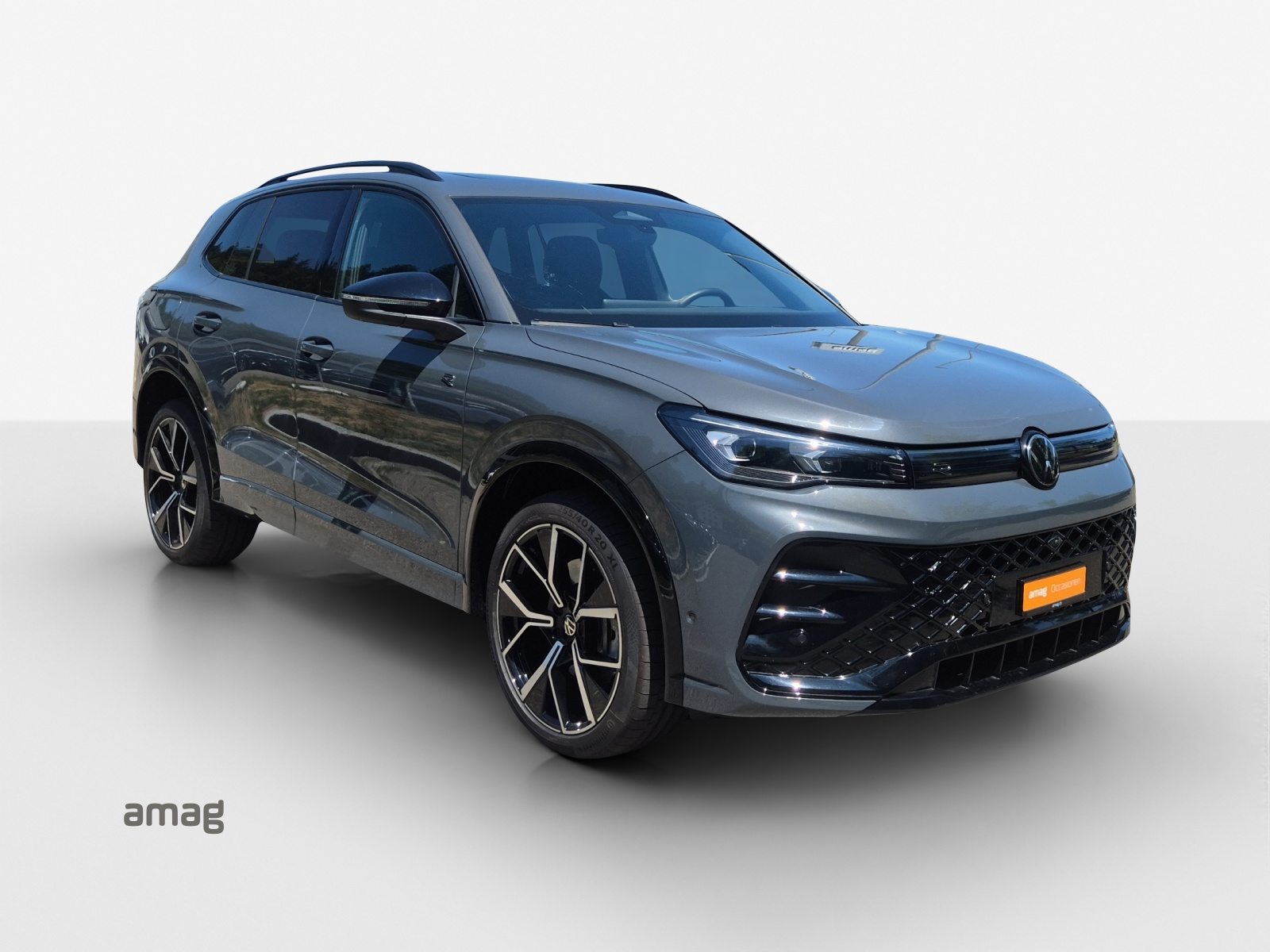 VW Tiguan R-Line, Benzin, Occasion / Gebraucht, Automatik - 6