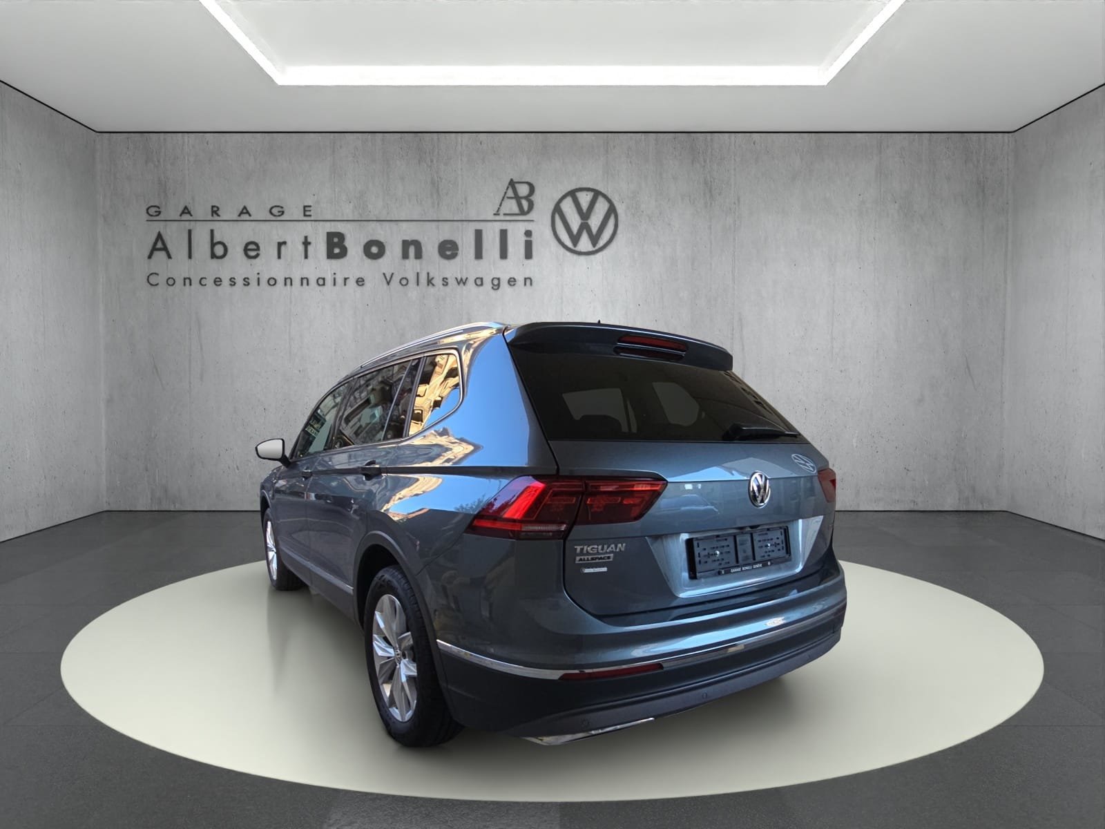 VW Tiguan Allspace 2.0TSI Highline 4Motion DSG, Petrol, Second hand / Used, Automatic - 2