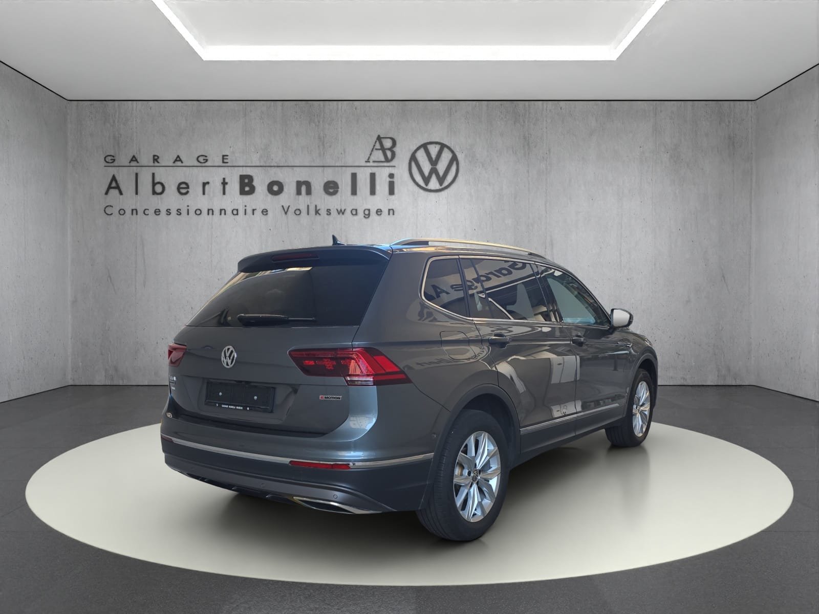 VW Tiguan Allspace 2.0TSI Highline 4Motion DSG, Petrol, Second hand / Used, Automatic - 3