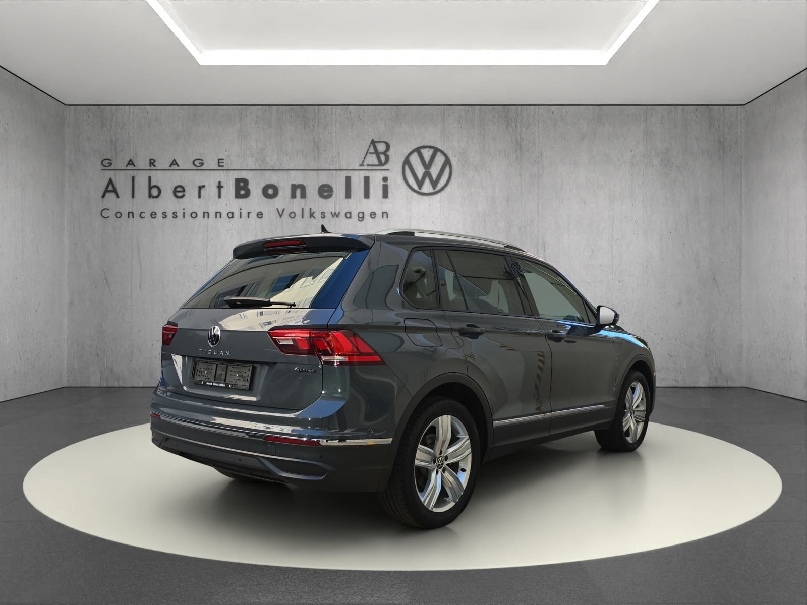 VW Tiguan 2.0TSI Life 4Motion DSG, Petrol, Second hand / Used, Automatic - 3