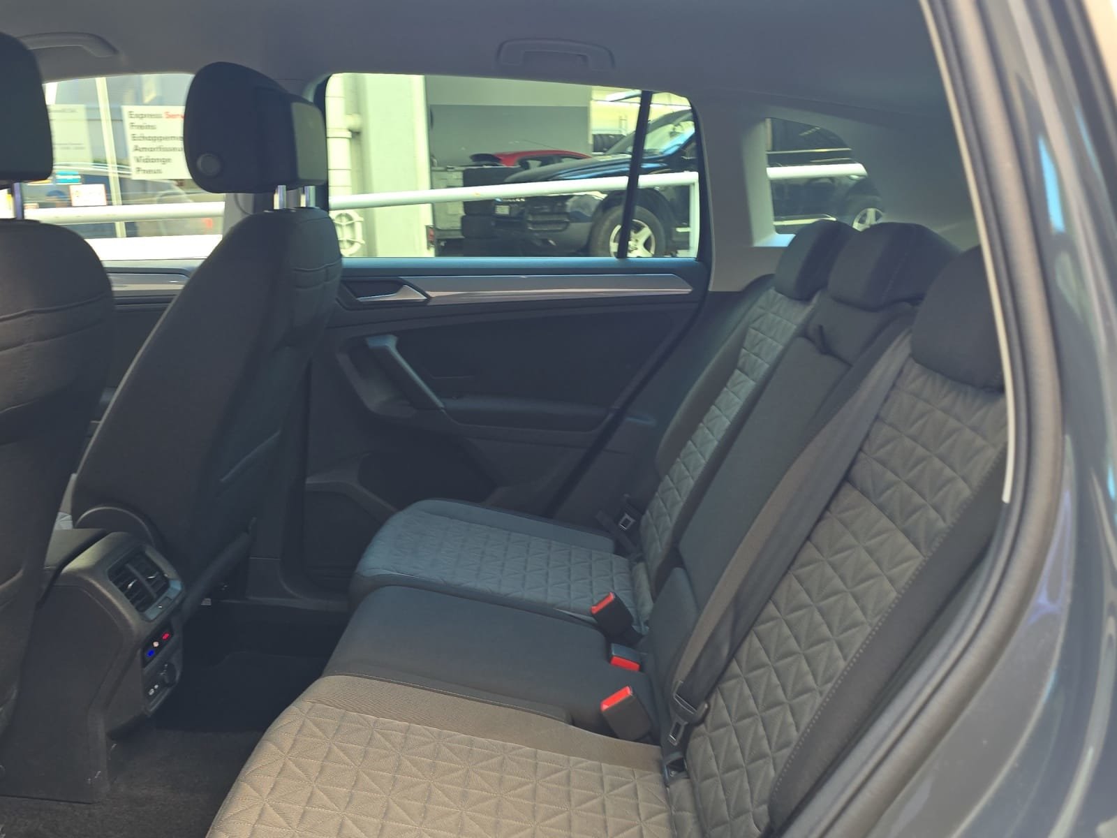 VW Tiguan 2.0TSI Life 4Motion DSG, Petrol, Second hand / Used, Automatic - 7