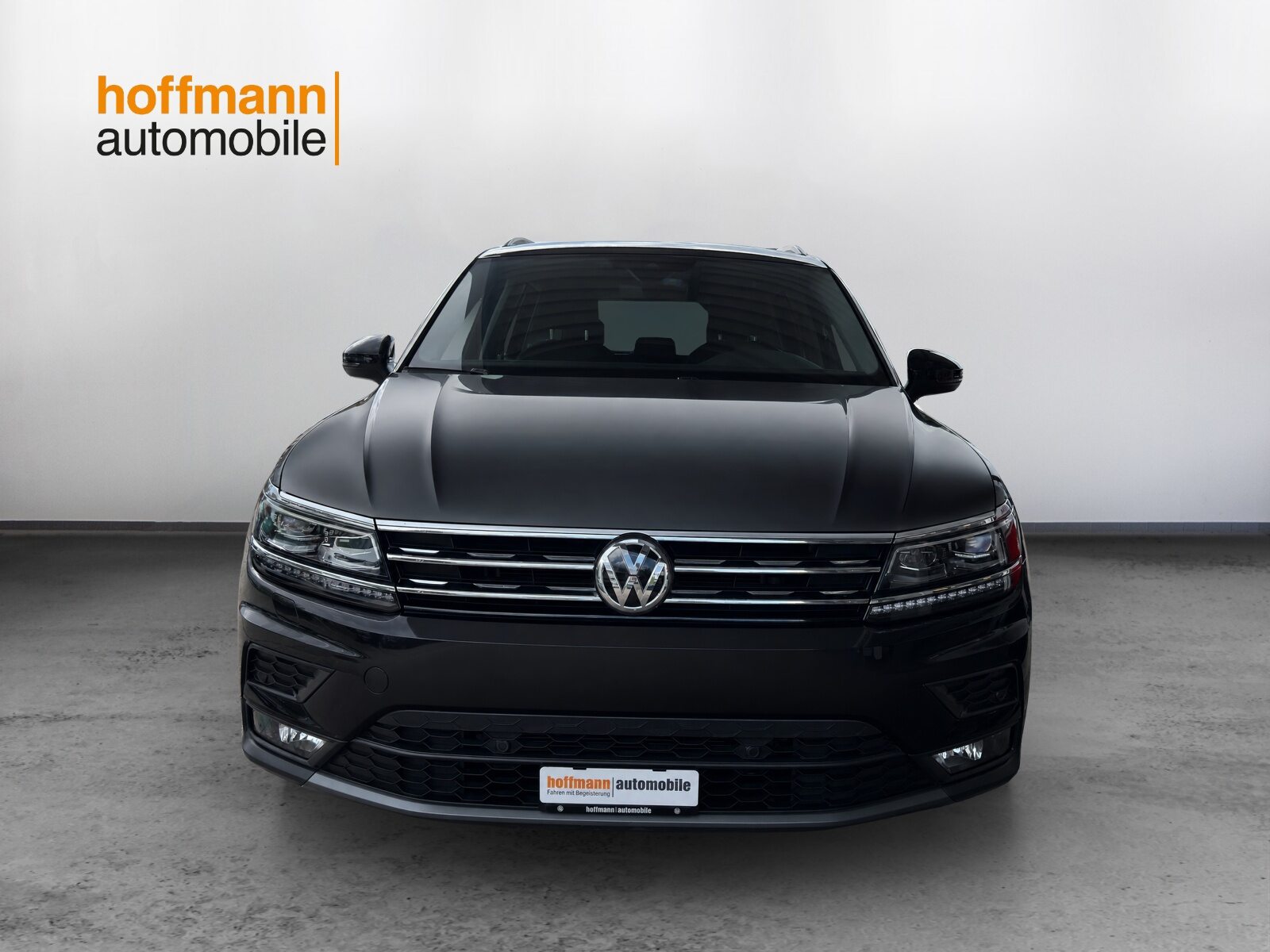 VW Tiguan Comfortline, Petrol, Second hand / Used, Automatic - 2
