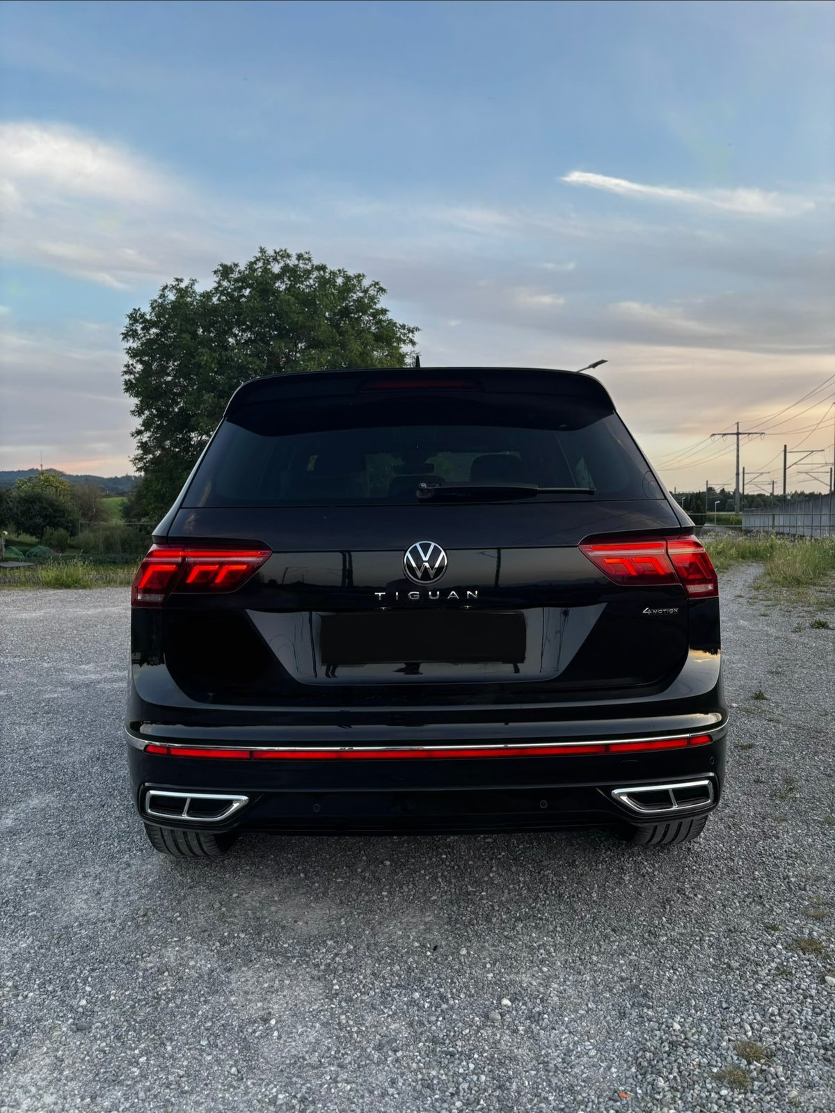 VW Tiguan 2.0 TSI R-Line DSG, Petrol, Second hand / Used, Automatic - 3