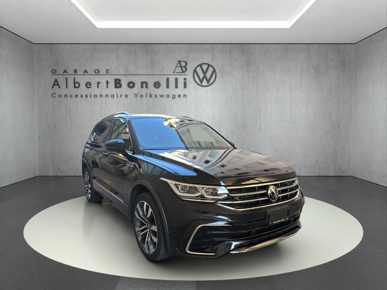 VW Tiguan Allspace 2.0TSI R-Line 4Motion DSG, Petrol, Second hand / Used, Automatic - 4