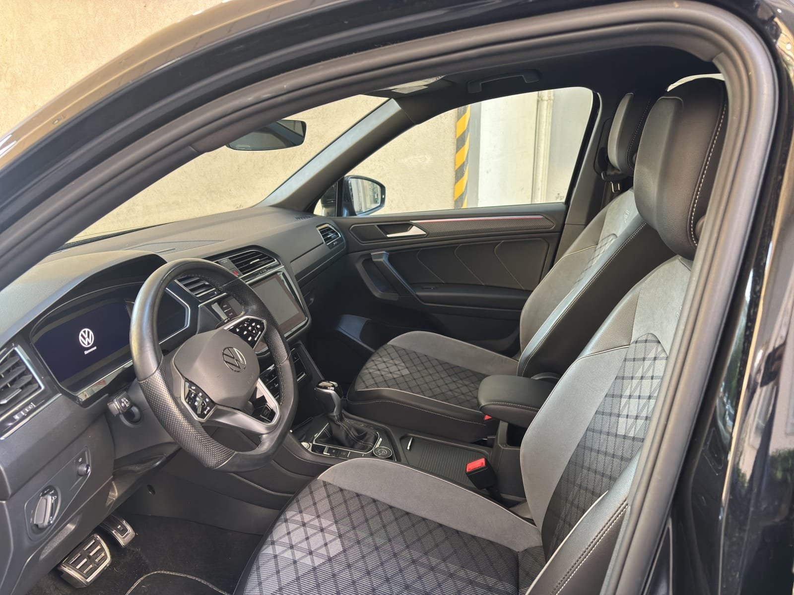VW Tiguan Allspace 2.0TSI R-Line 4Motion DSG, Petrol, Second hand / Used, Automatic - 5