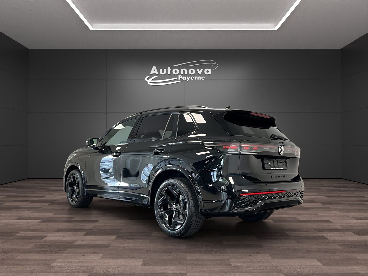 VW Tiguan R-Line, Benzina, Occasioni / Usate, Automatico - 4