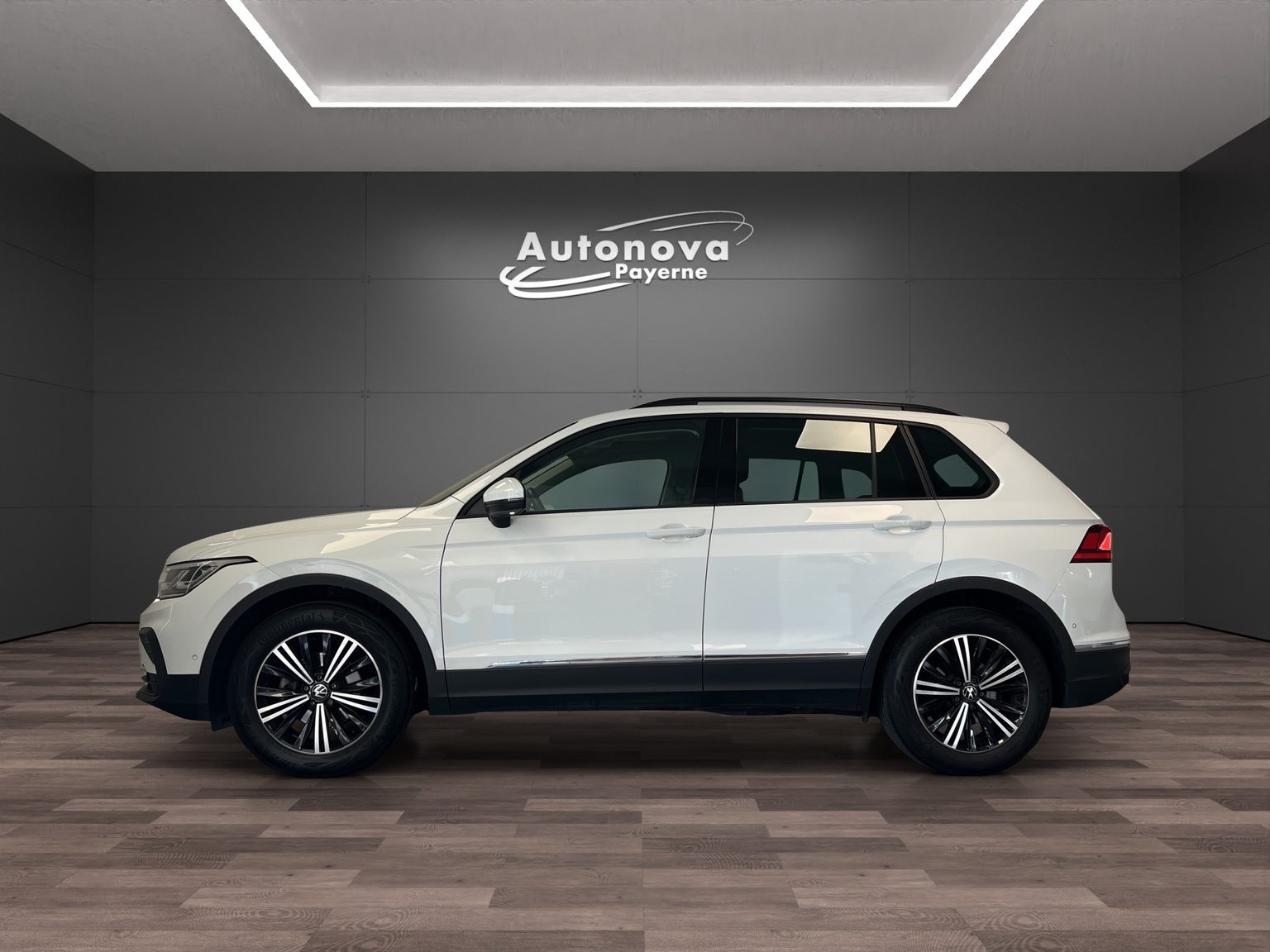 VW Tiguan Life, Benzina, Occasioni / Usate, Automatico - 3