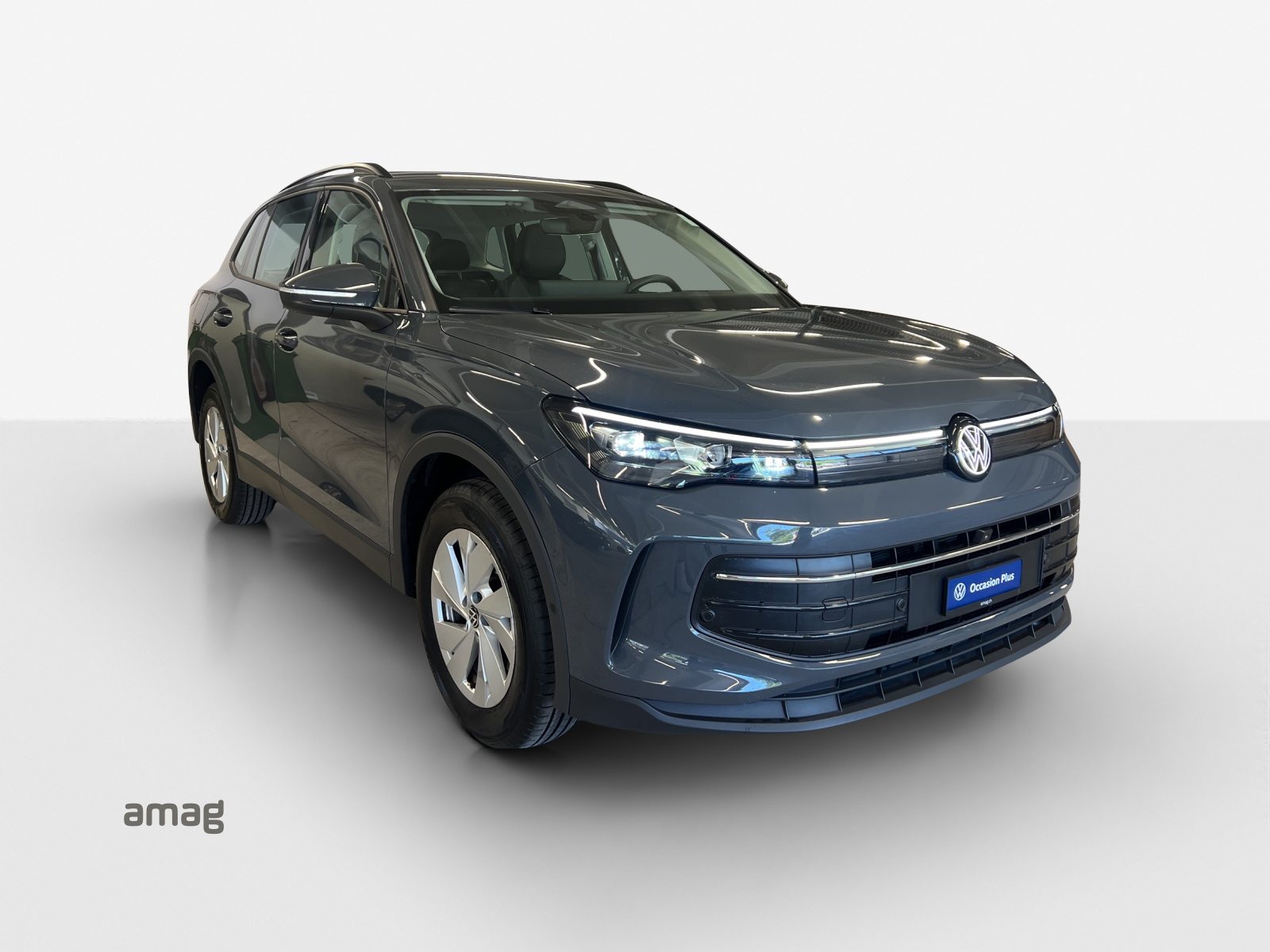 VW Tiguan Life, Petrol, Second hand / Used, Automatic - 6