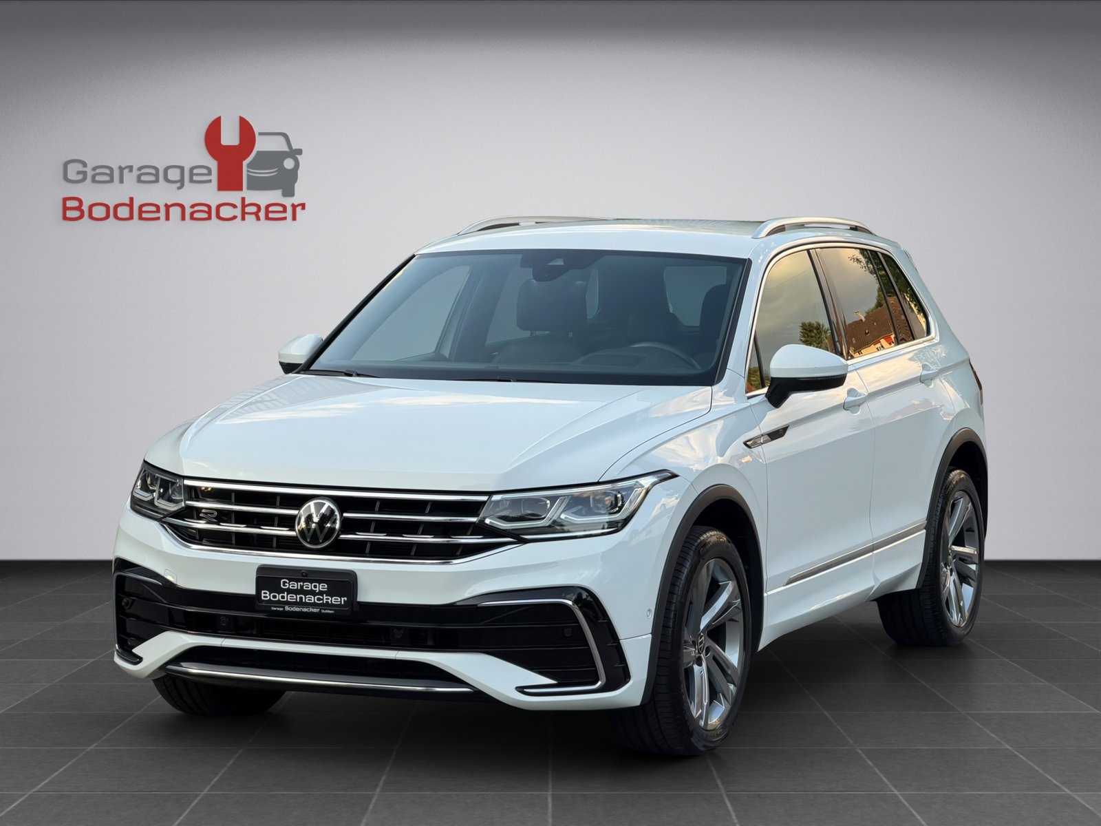 VW Tiguan 2.0 TDI SCR R-Line 4Motion DSG * Facelift * 200PS, Diesel, Second hand / Used, Automatic - 3