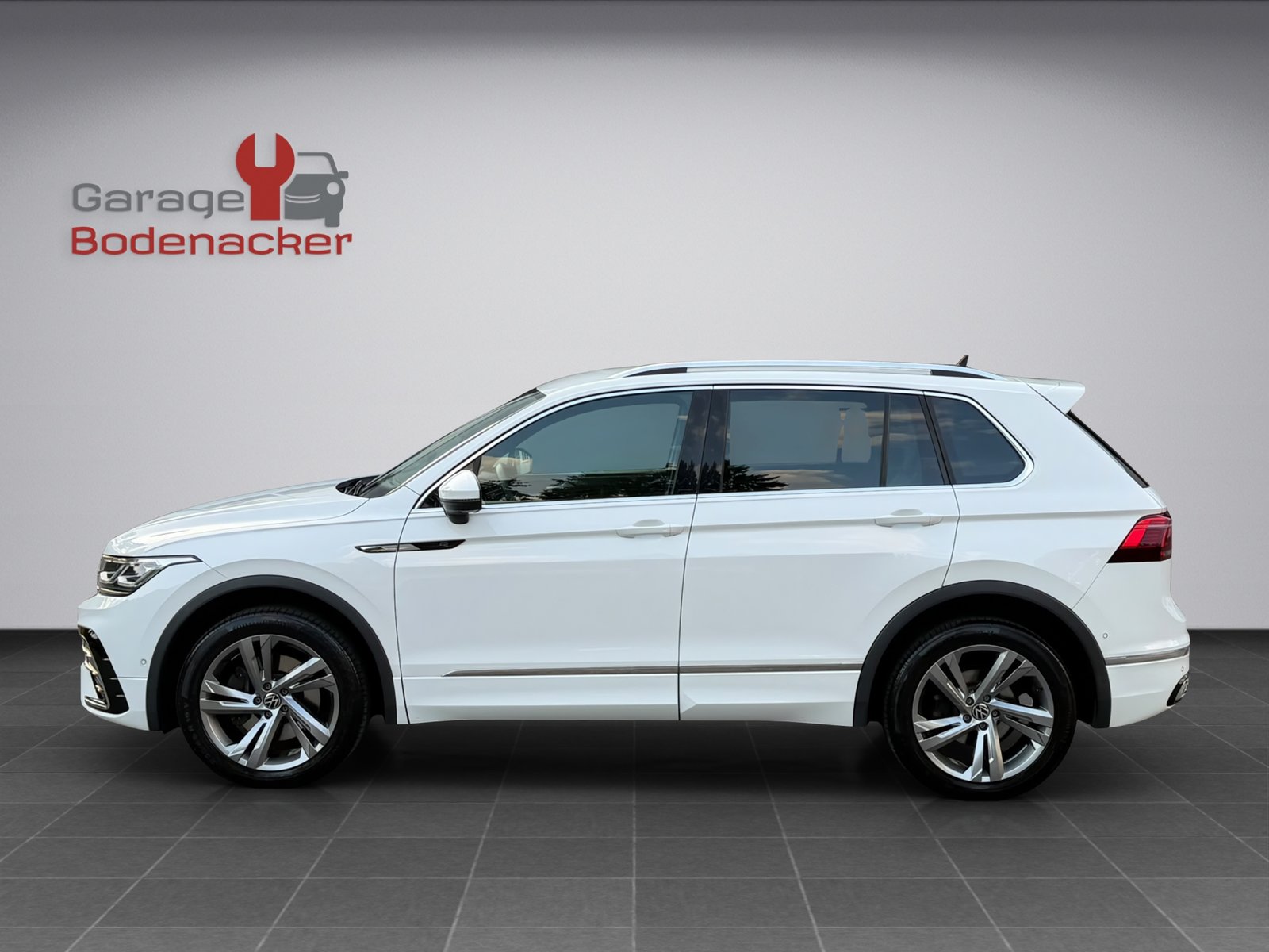VW Tiguan 2.0 TDI SCR R-Line 4Motion DSG * Facelift * 200PS, Diesel, Second hand / Used, Automatic - 4