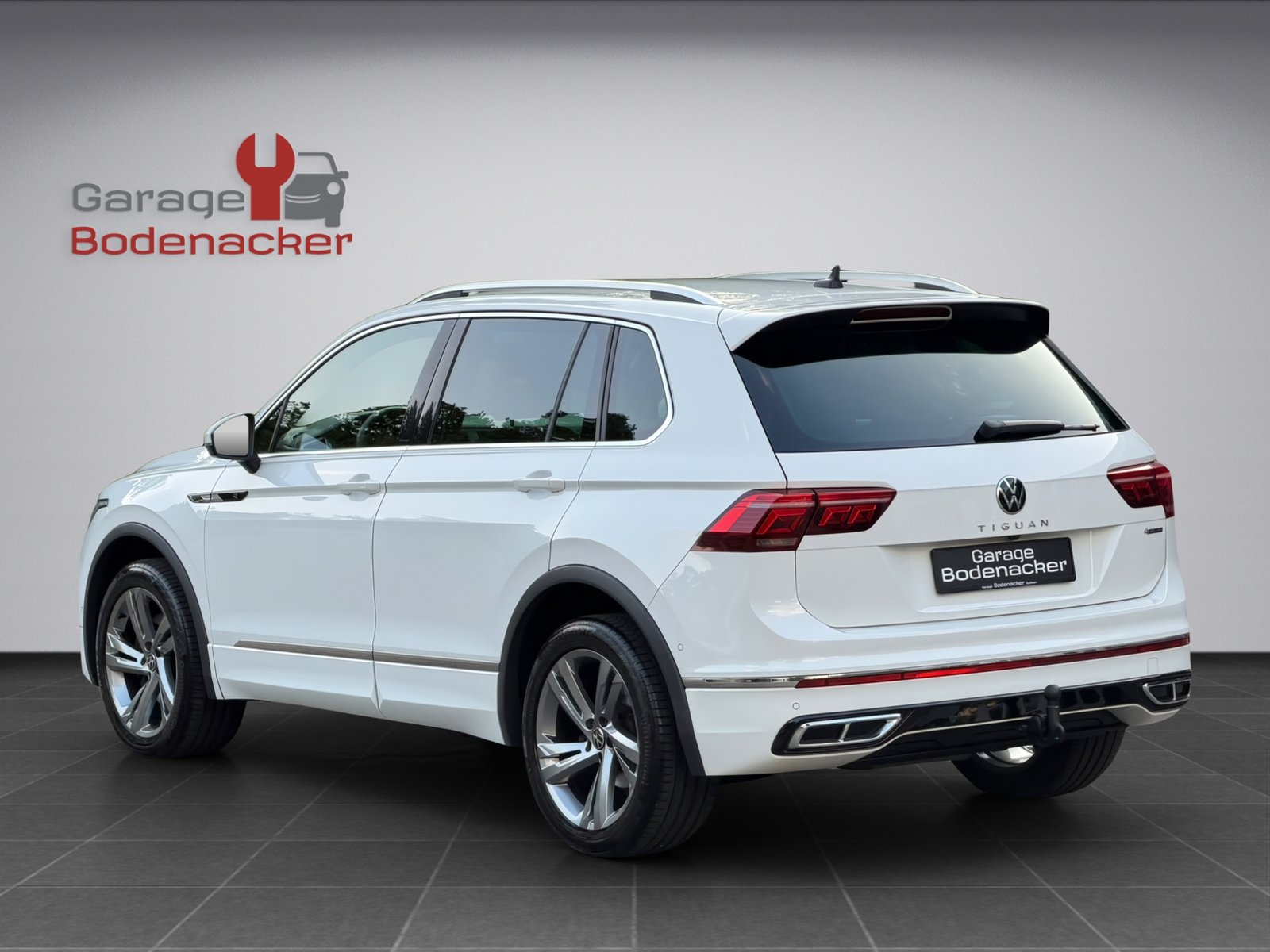 VW Tiguan 2.0 TDI SCR R-Line 4Motion DSG * Facelift * 200PS, Diesel, Second hand / Used, Automatic - 5