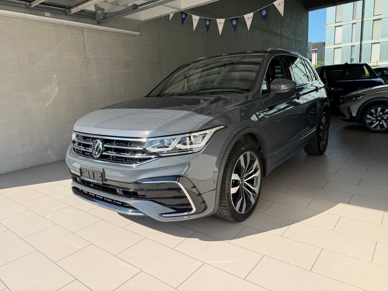 VW Tiguan R-Line, Essence, Occasion / Utilisé, Automatique - 2