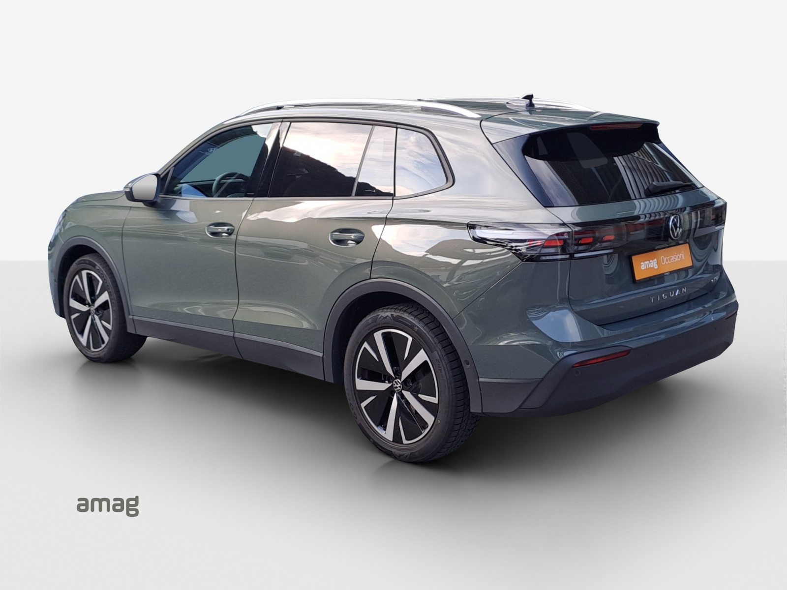 VW Tiguan UNITED, Essence, Occasion / Utilisé, Automatique - 3