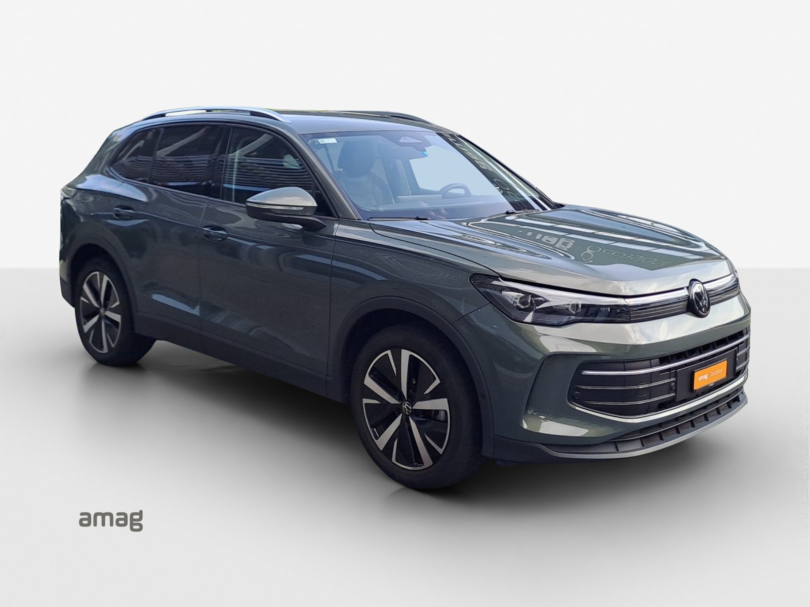 VW Tiguan UNITED, Essence, Occasion / Utilisé, Automatique - 6