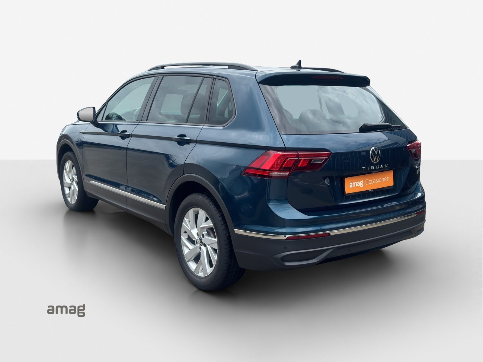 VW Tiguan Life, Diesel, Second hand / Used, Automatic - 3