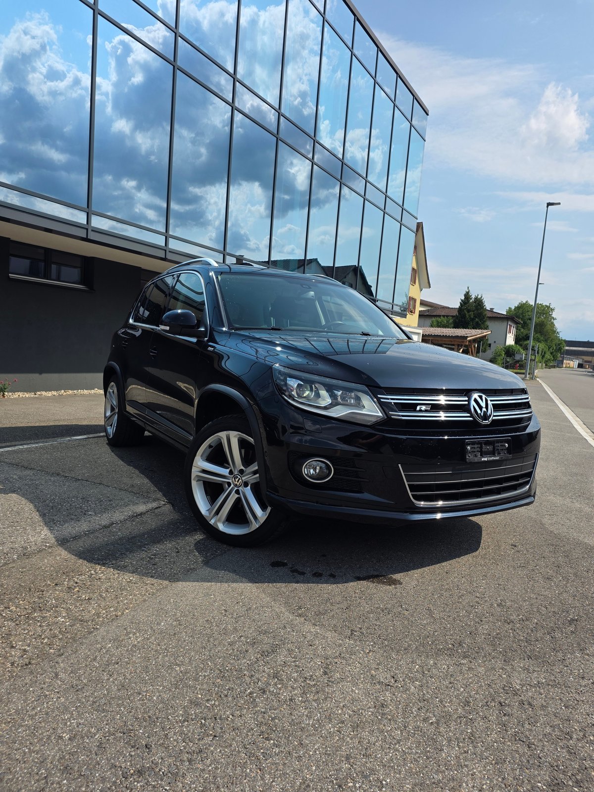 VW Tiguan 2.0 TDI BMT R-Line Design 4Motion DSG