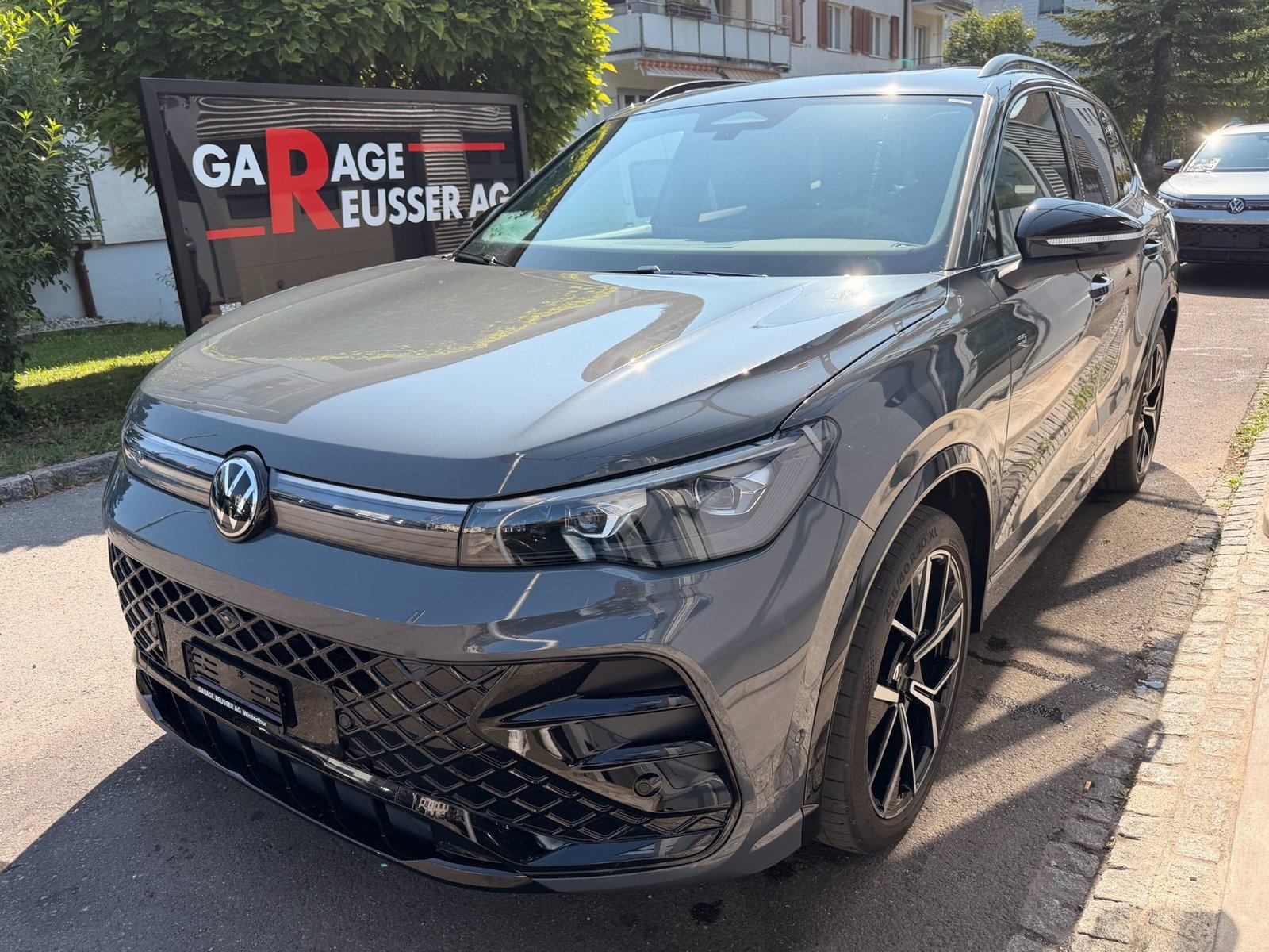 VW Tiguan 2.0 TDI DSG 4MOTION R-LINE *** PANORAMAGLASDACH 3