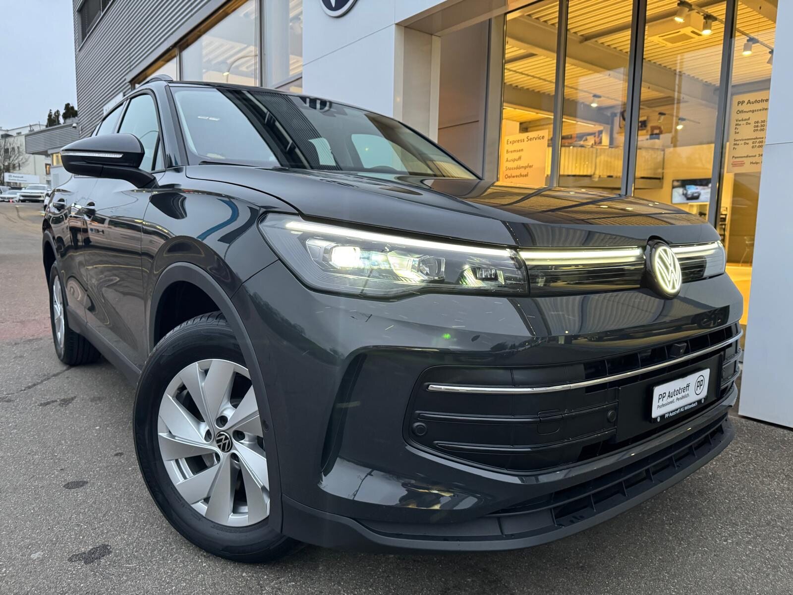 VW Tiguan Life, Hybride Integrale Benzina/Elettrica, Occasioni / Usate, Automatico - 2