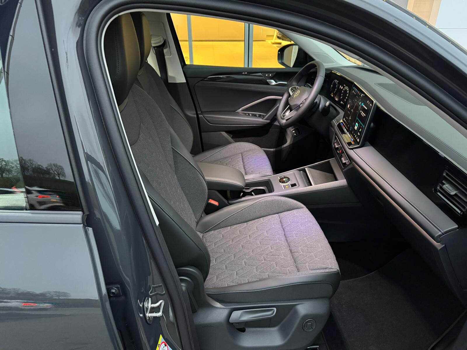 VW Tiguan Life, Hybride Integrale Benzina/Elettrica, Occasioni / Usate, Automatico - 3