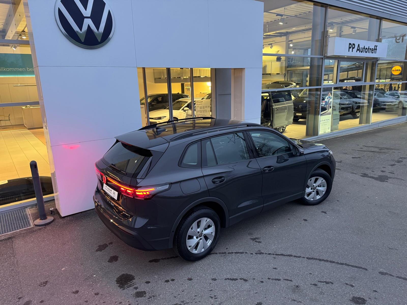 VW Tiguan Life, Hybride Integrale Benzina/Elettrica, Occasioni / Usate, Automatico - 4