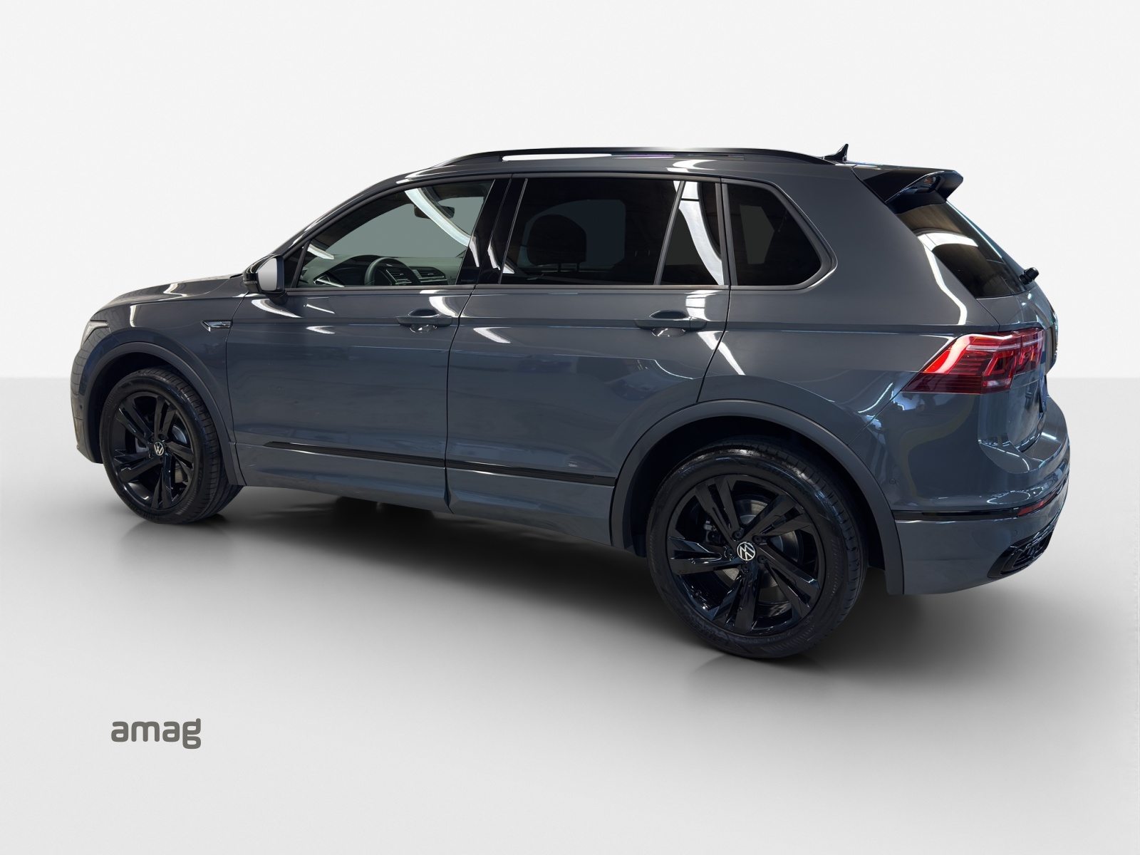 VW Tiguan R-Line, Petrol, Second hand / Used, Automatic - 3