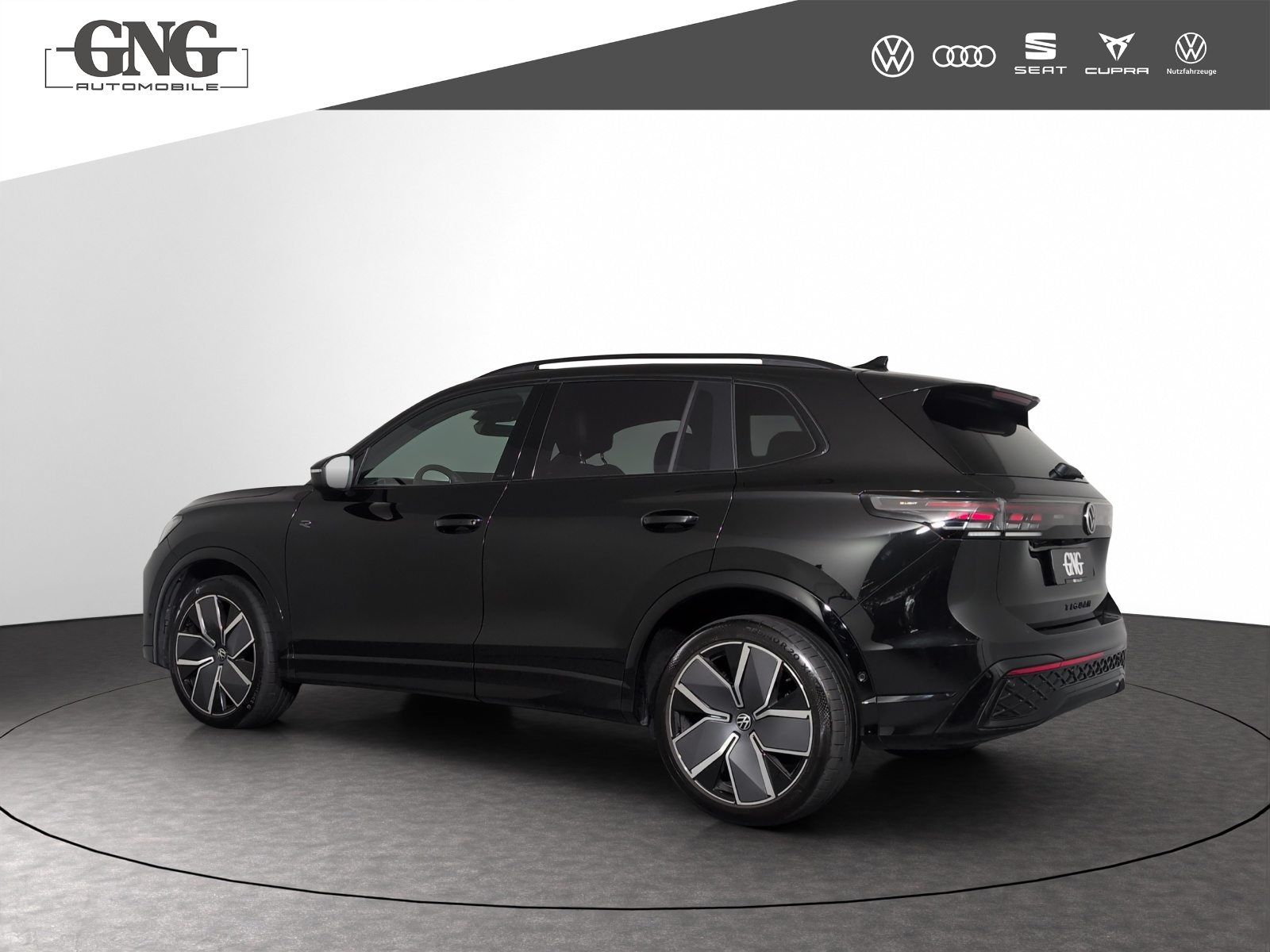 VW Tiguan R-Line UNITED, Benzina, Occasioni / Usate, Automatico - 2