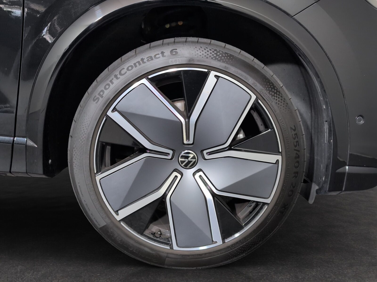 VW Tiguan R-Line UNITED, Essence, Occasion / Utilisé, Automatique - 5