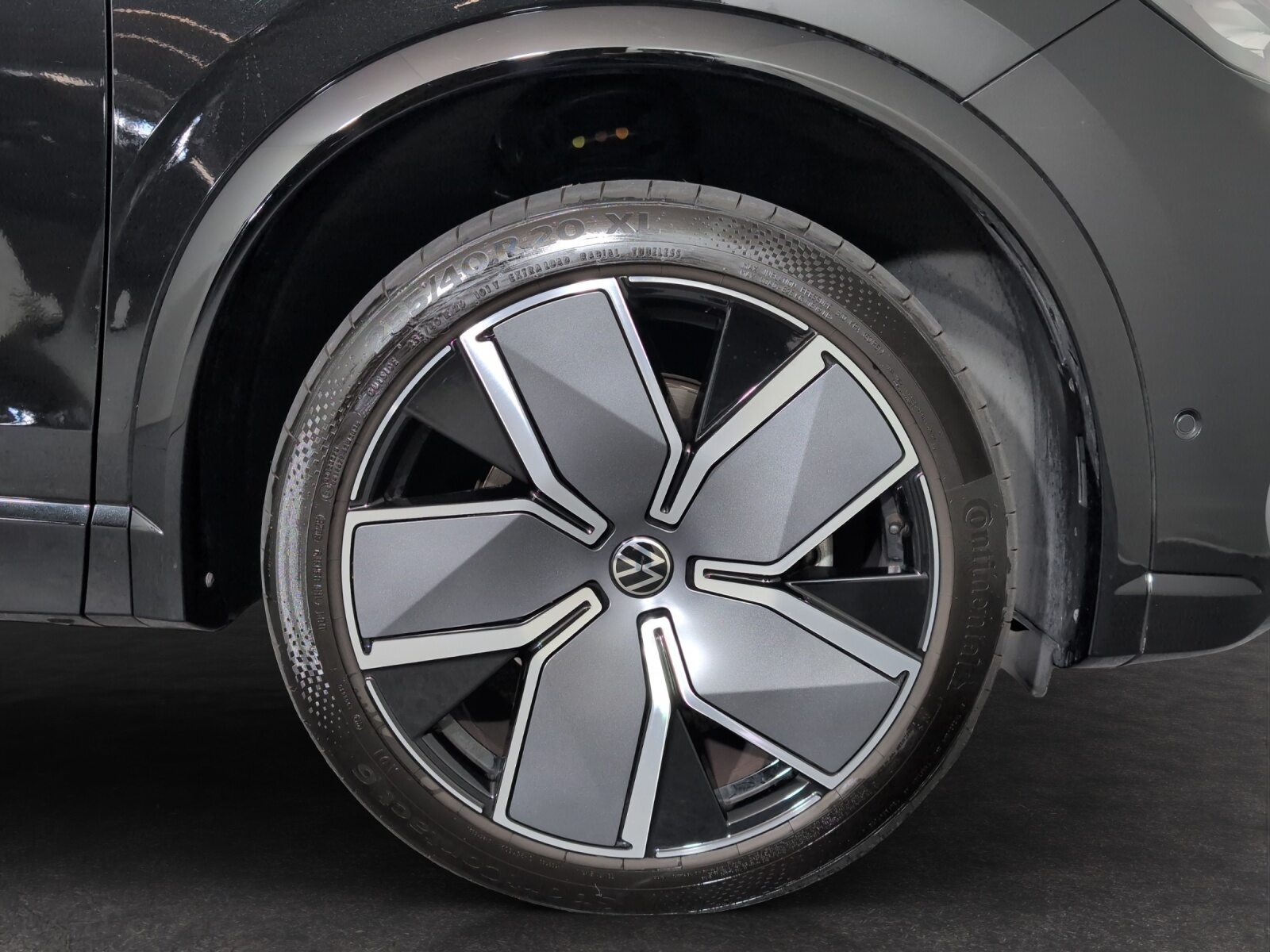 VW Tiguan R-Line UNITED, Essence, Occasion / Utilisé, Automatique - 5