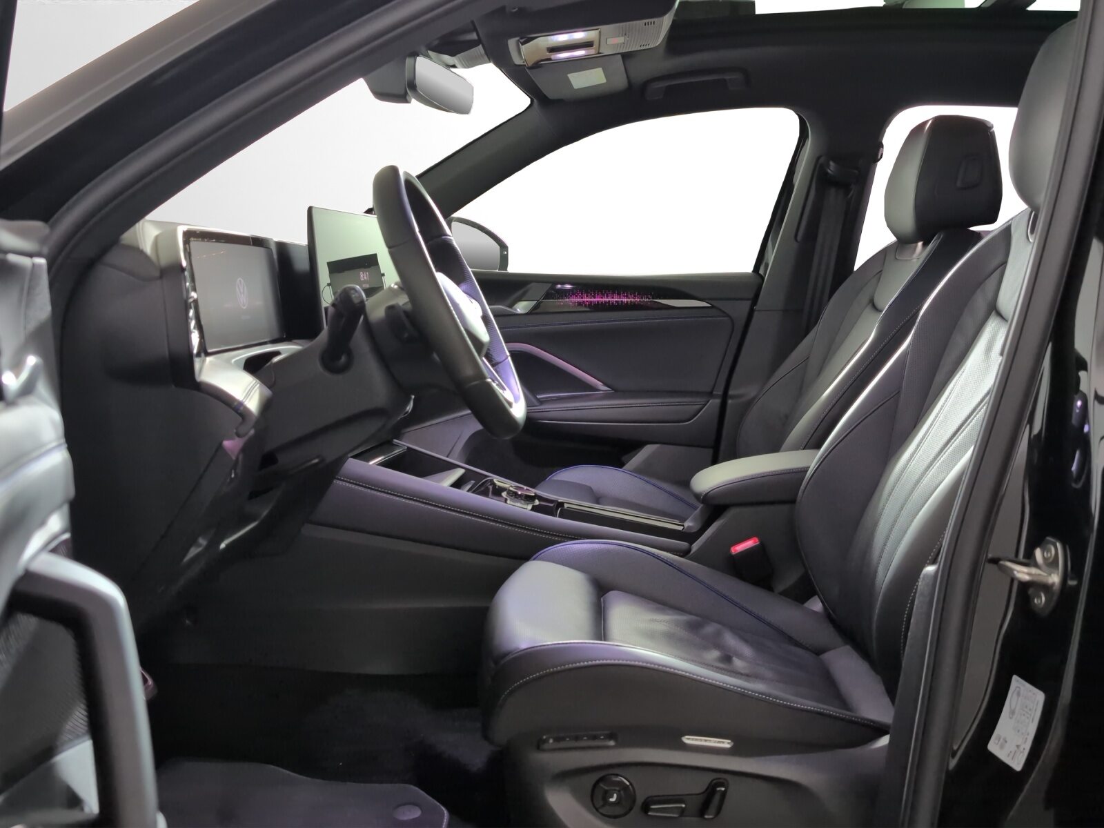 VW Tiguan R-Line UNITED, Essence, Occasion / Utilisé, Automatique - 6