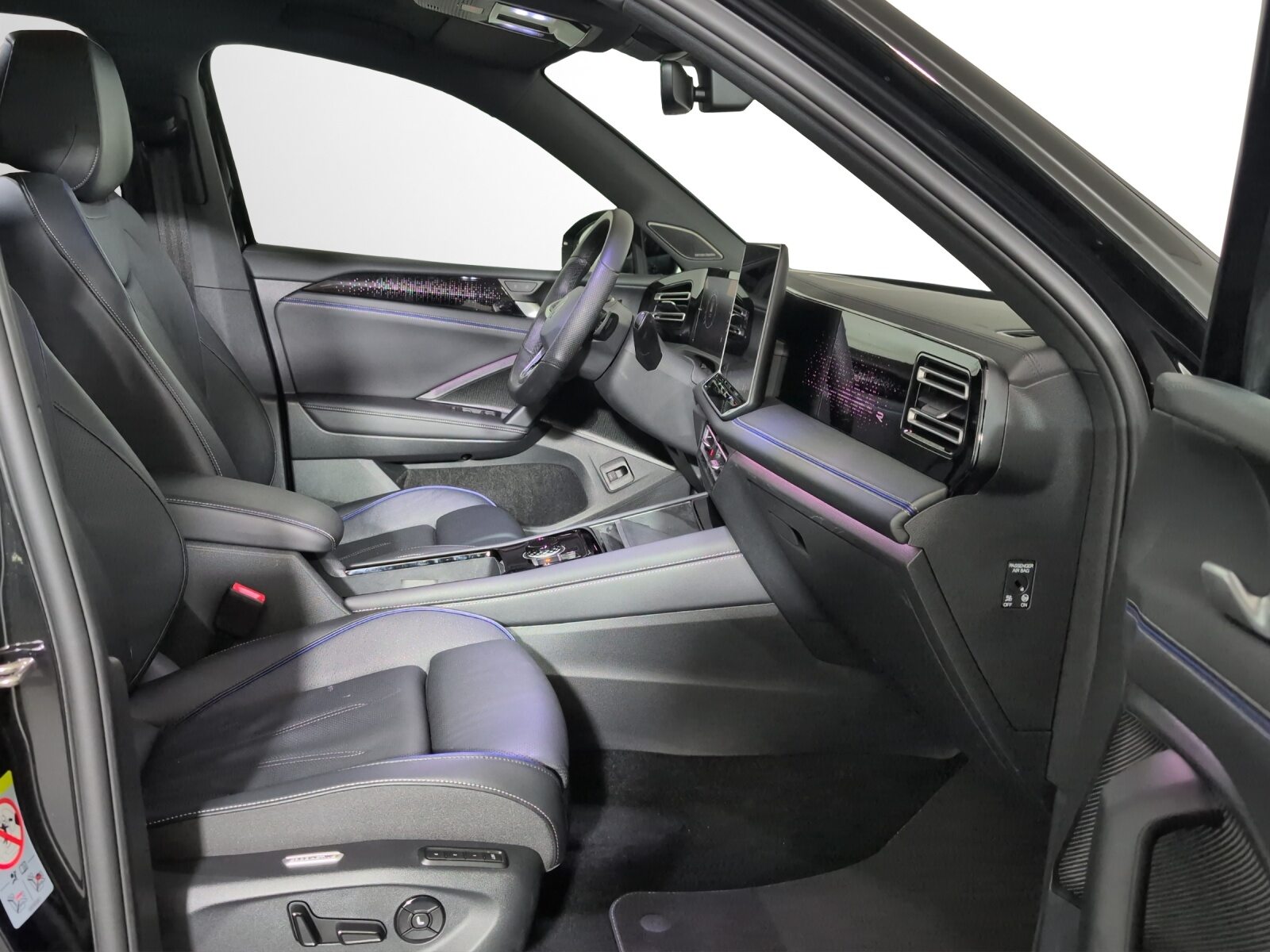 VW Tiguan R-Line UNITED, Essence, Occasion / Utilisé, Automatique - 7