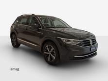 VW Tiguan Life, Petrol, Second hand / Used, Automatic - 6