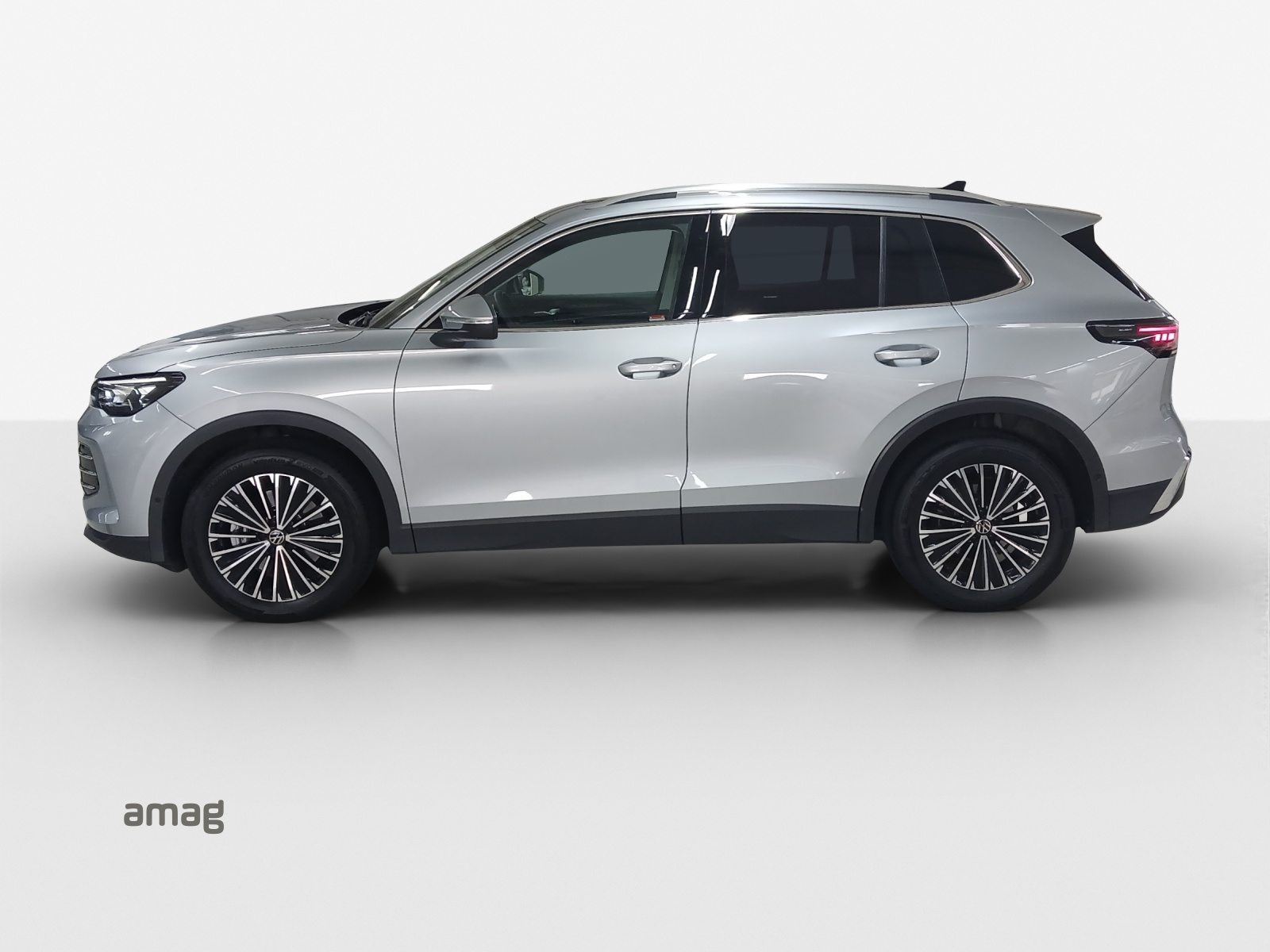 VW Tiguan Elegance, Petrol, Second hand / Used, Automatic - 2