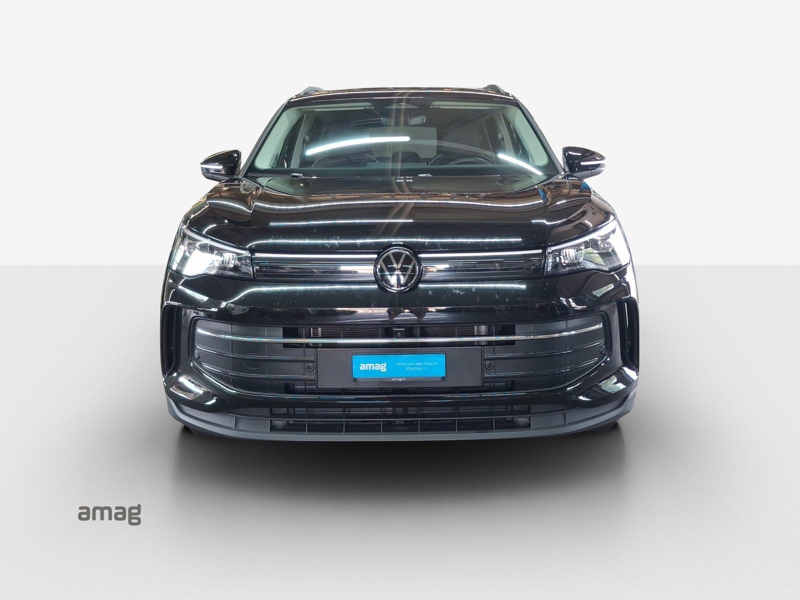 VW Tiguan Life, Petrol, Second hand / Used, Automatic - 7