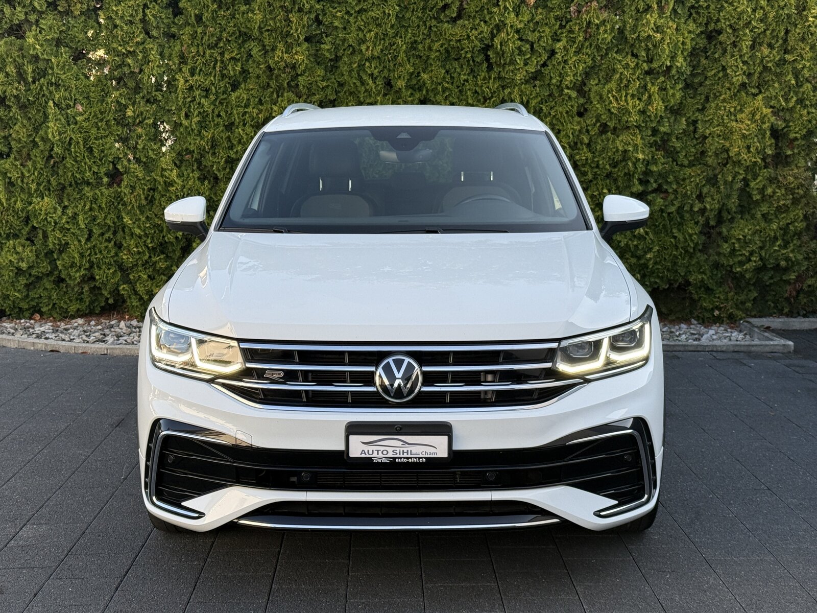 VW Tiguan 2.0 TDI SCR R-Line 4Motion DSG mit AHK / Neues Mod, Diesel, Occasion / Gebraucht, Automatik - 5