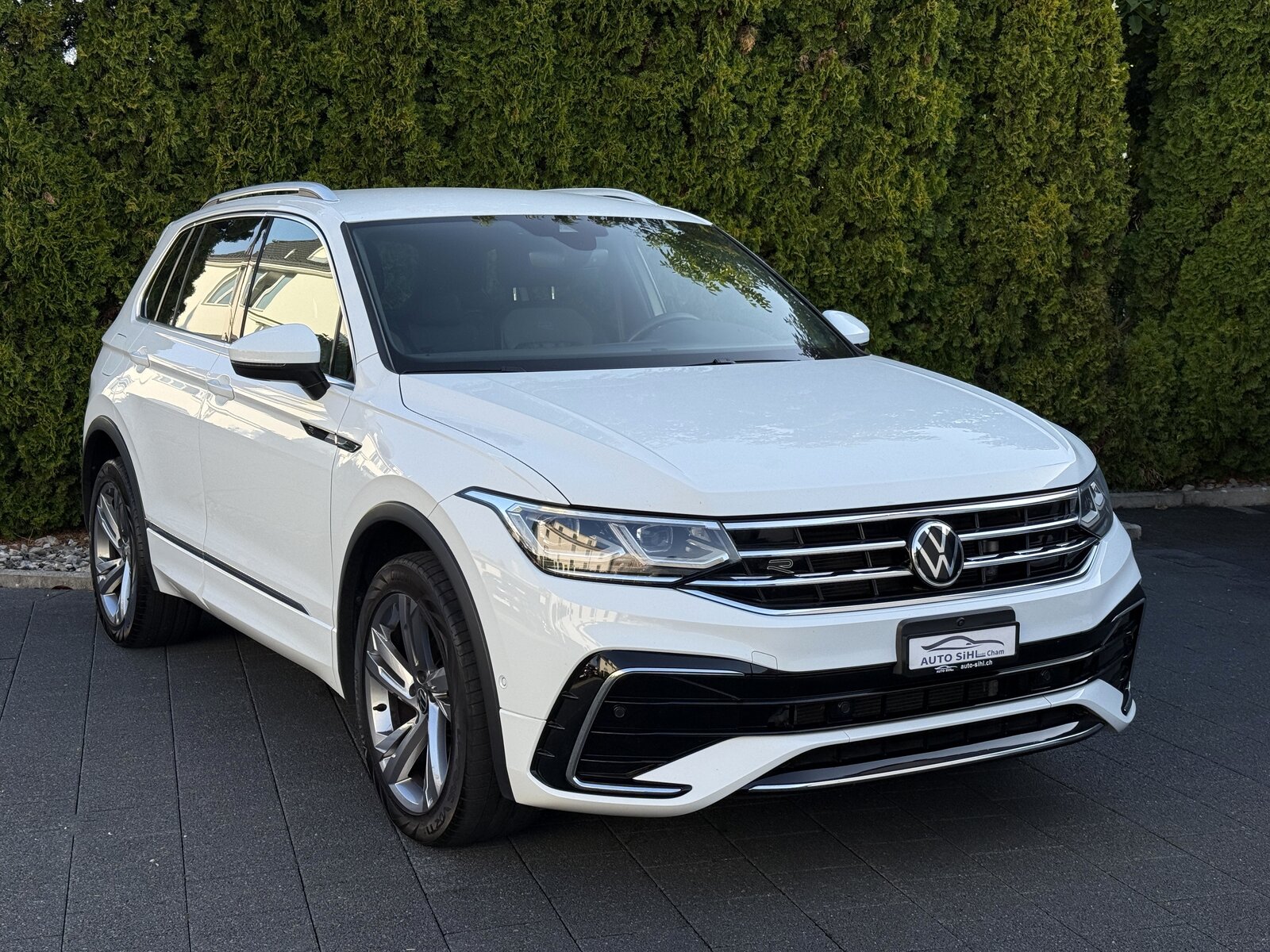 VW Tiguan 2.0 TDI SCR R-Line 4Motion DSG mit AHK / Neues Mod, Diesel, Occasion / Gebraucht, Automatik - 6