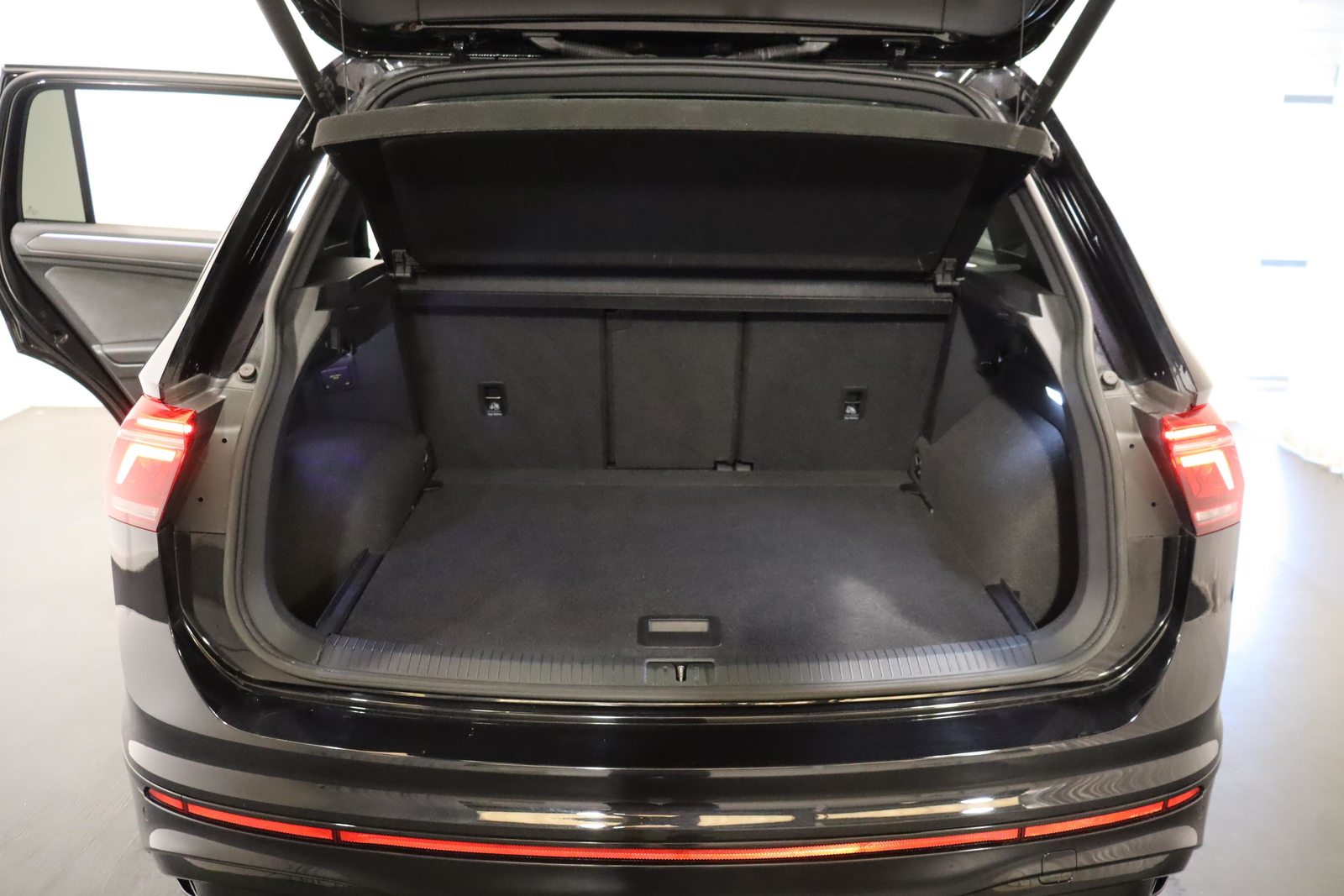 VW Tiguan 2.0 TSI R DSG, Essence, Occasion / Utilisé, Automatique - 5