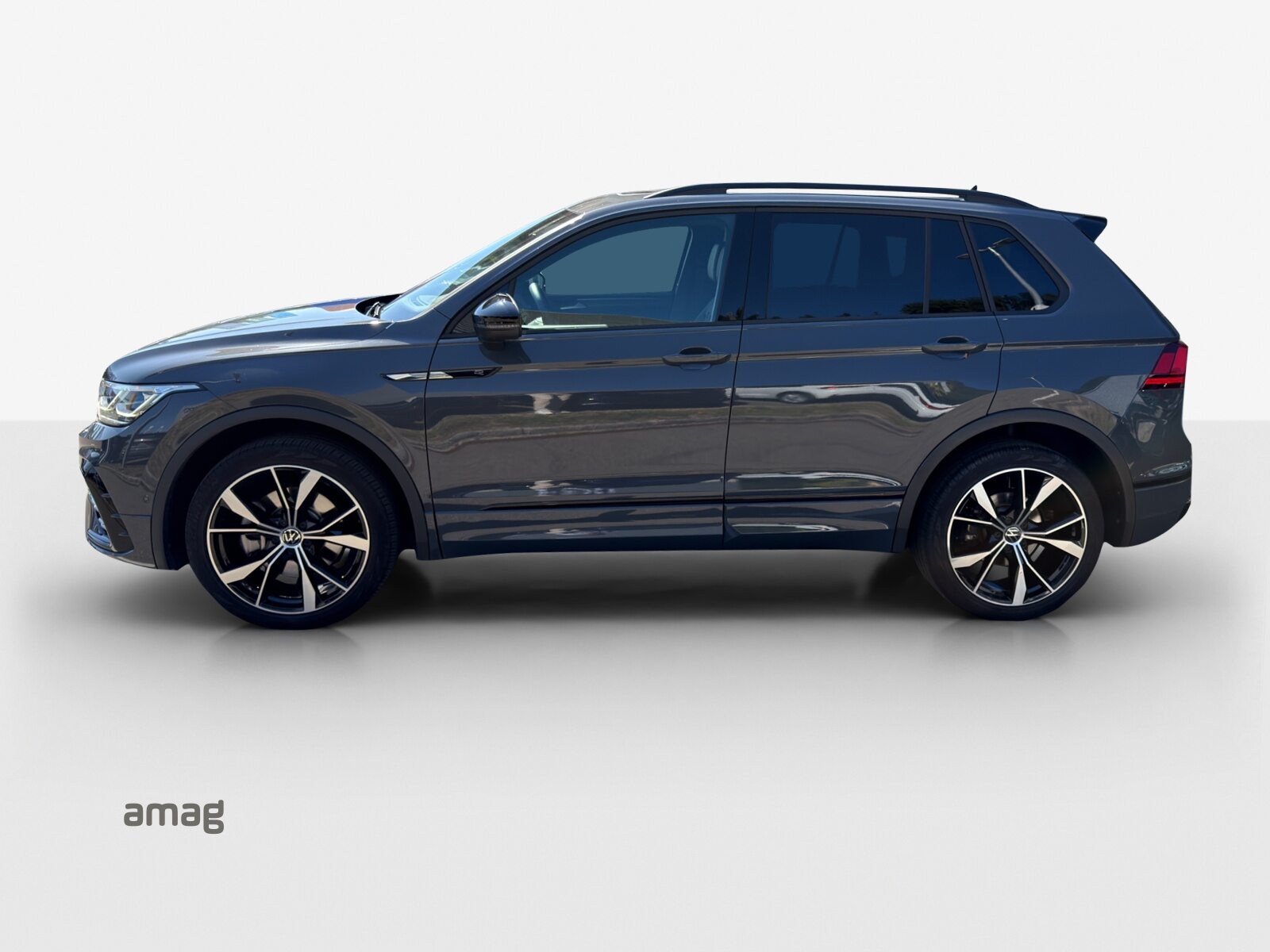 VW Tiguan R-Line, Petrol, Second hand / Used, Automatic - 2