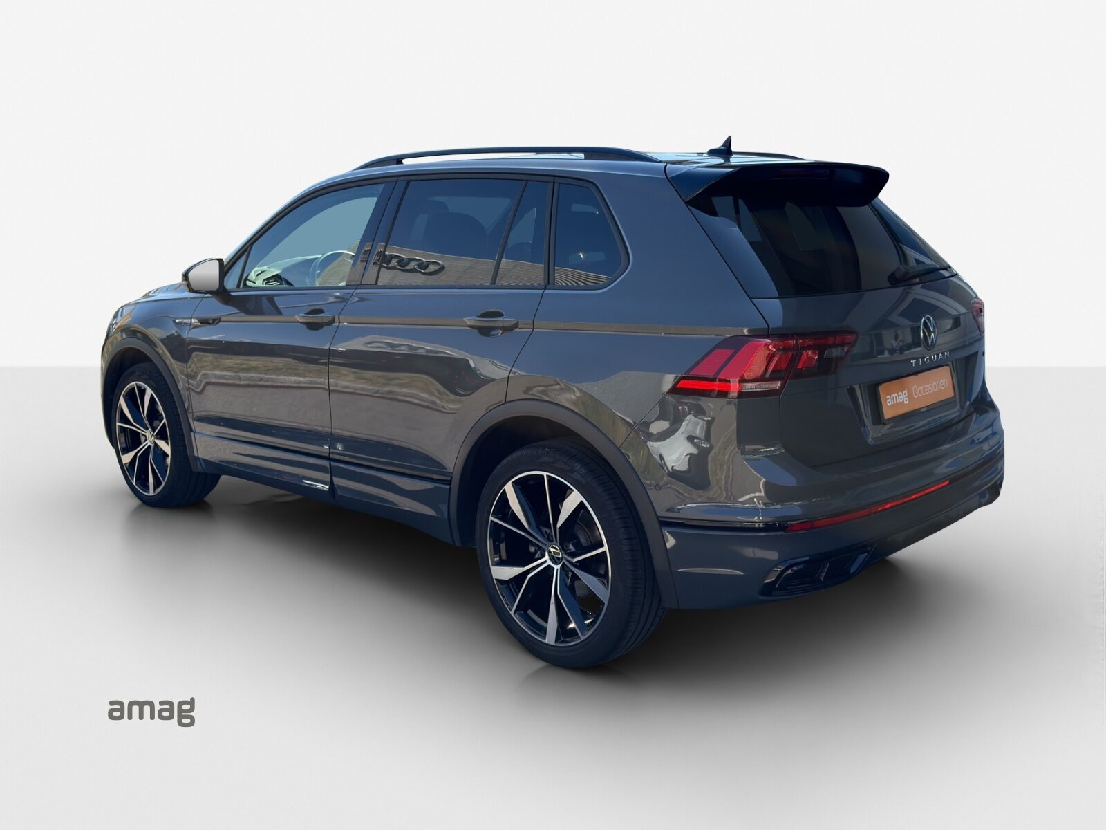 VW Tiguan R-Line, Petrol, Second hand / Used, Automatic - 3