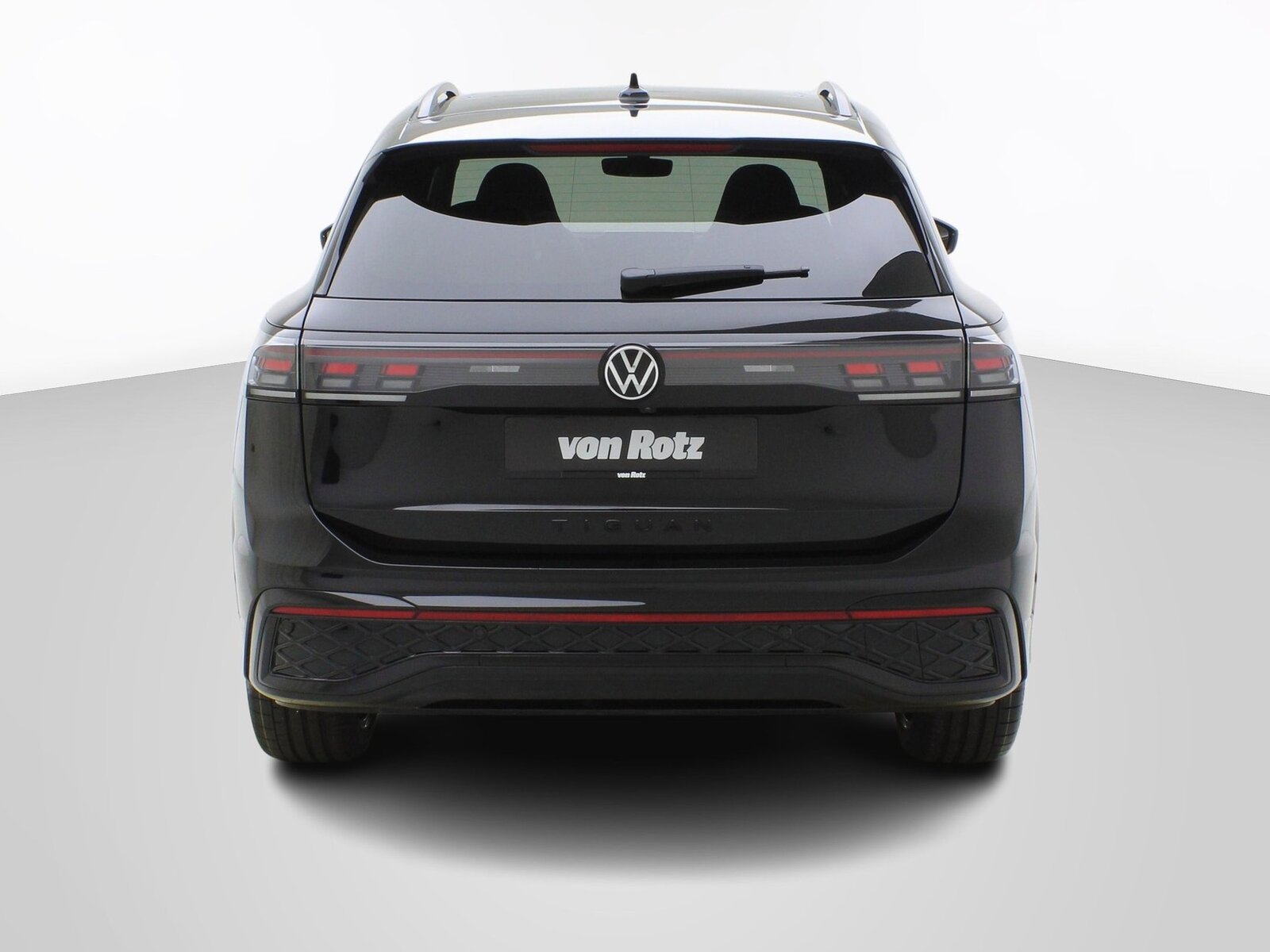 VW Tiguan 2.0 TSI DSG R-Line Black Style 4Motion **VW Werksgar, Petrol, Second hand / Used, Automatic - 4