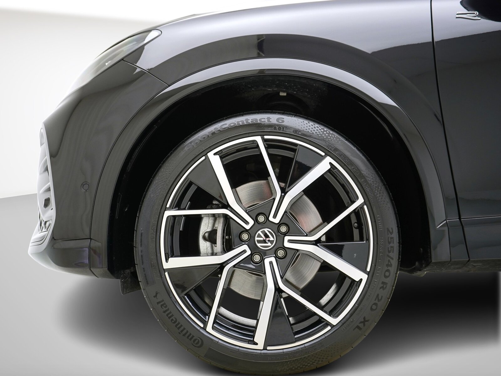 VW Tiguan 2.0 TSI DSG R-Line Black Style 4Motion, Benzin, Occasion / Gebraucht, Automatik - 7
