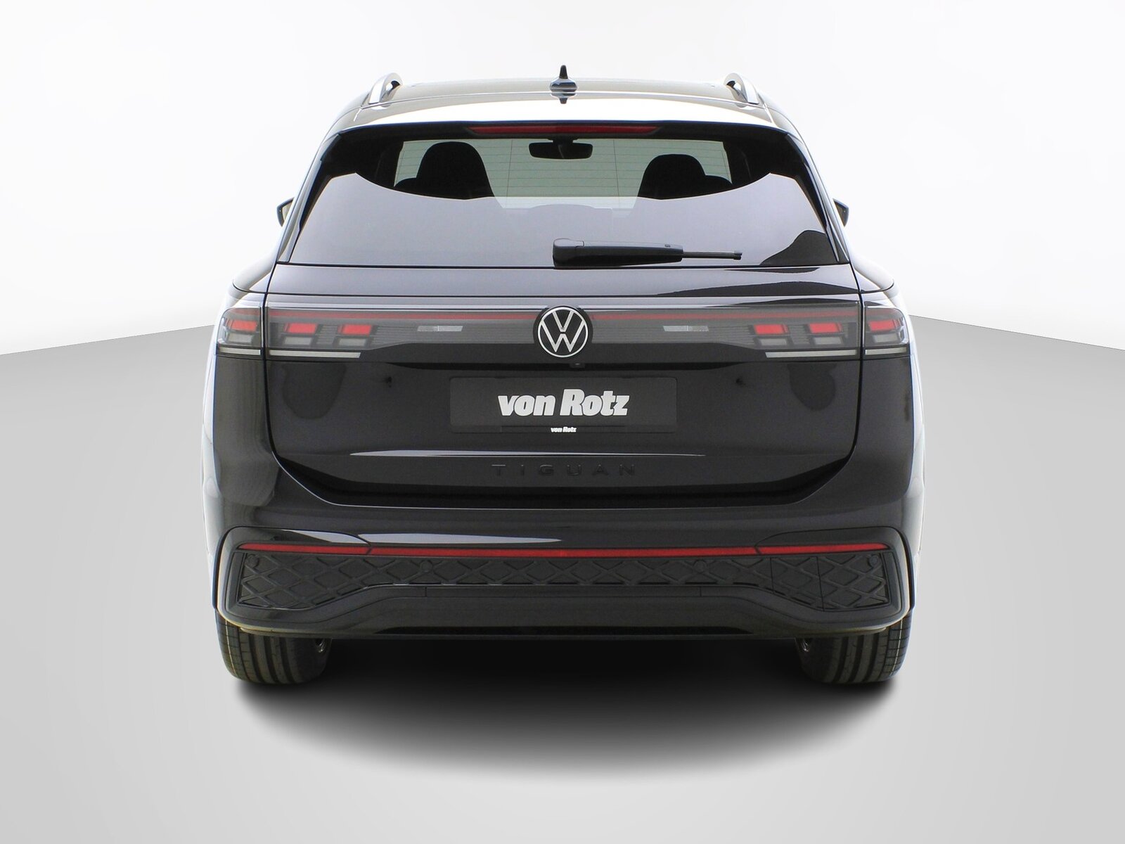 VW Tiguan 2.0 TSI DSG R-Line Black Style 4Motion, Petrol, Second hand / Used, Automatic - 4