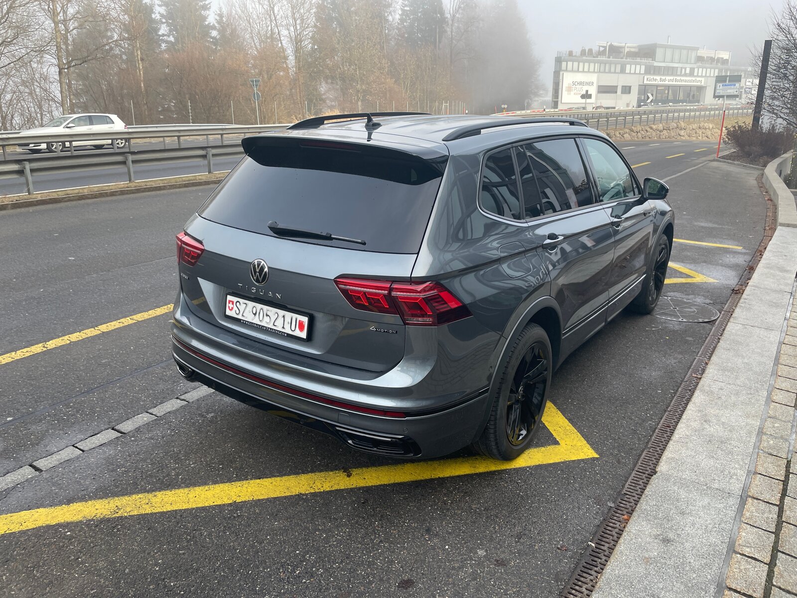 VW Tiguan 2.0TSI R-Line 4Motion DSG 7 Sitzer mit AHK, Benzina, Occasioni / Usate, Automatico - 5