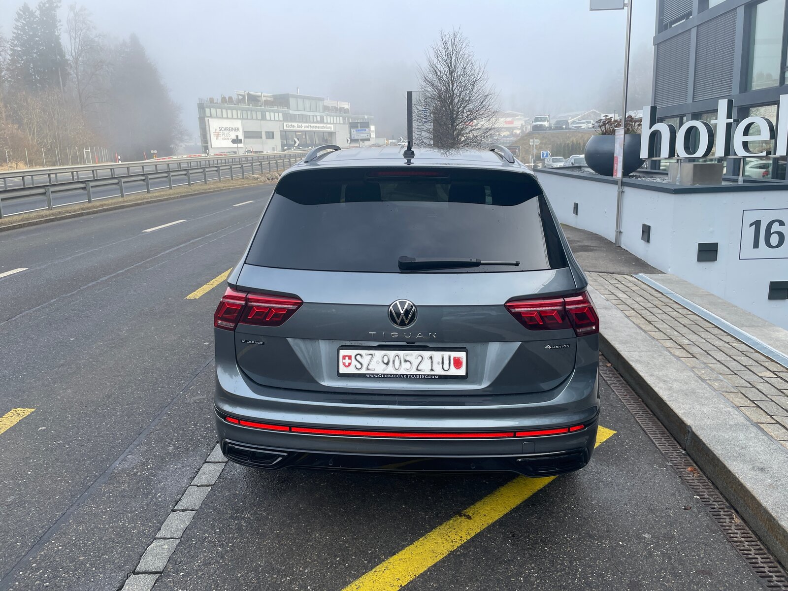 VW Tiguan 2.0TSI R-Line 4Motion DSG 7 Sitzer mit AHK, Benzina, Occasioni / Usate, Automatico - 6