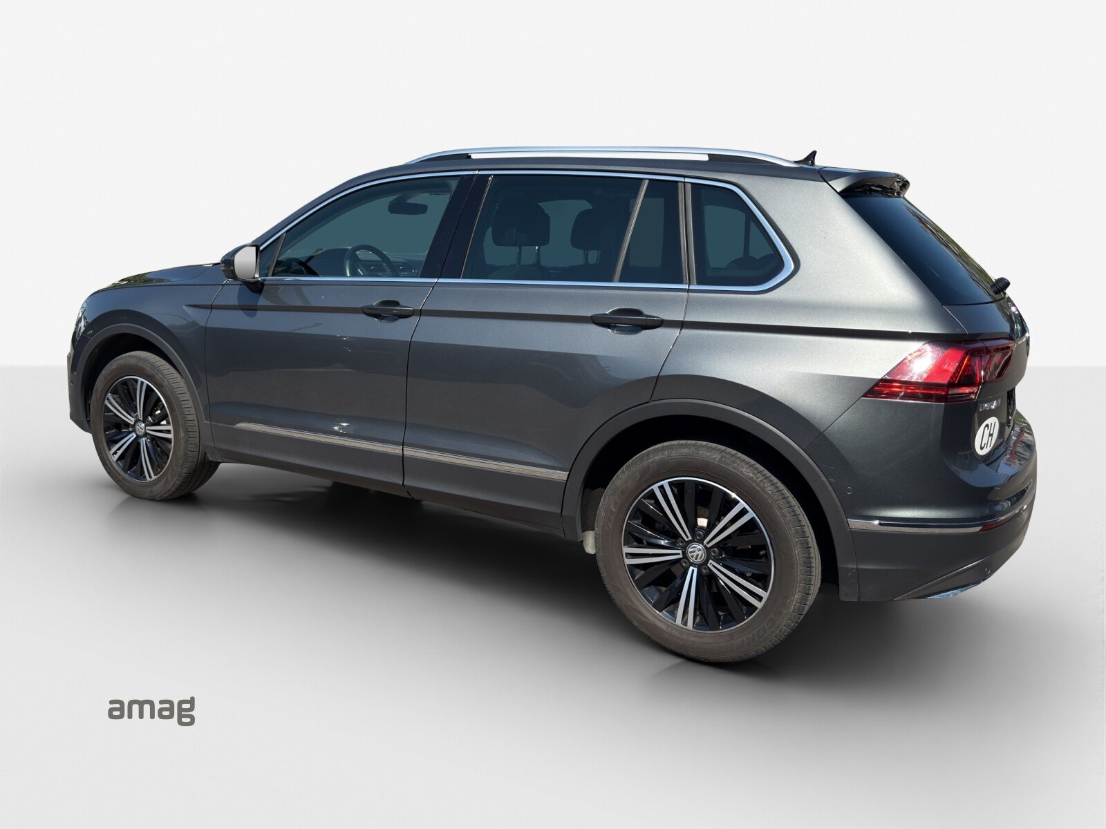 VW Tiguan Highline, Petrol, Second hand / Used, Automatic - 3