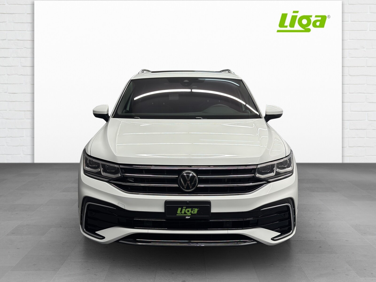 VW Tiguan Allspace 2.0 TSI R-Line DSG, Petrol, Second hand / Used, Automatic - 2