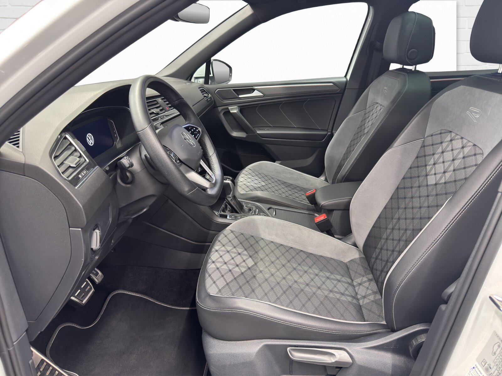 VW Tiguan Allspace 2.0 TSI R-Line DSG, Petrol, Second hand / Used, Automatic - 7