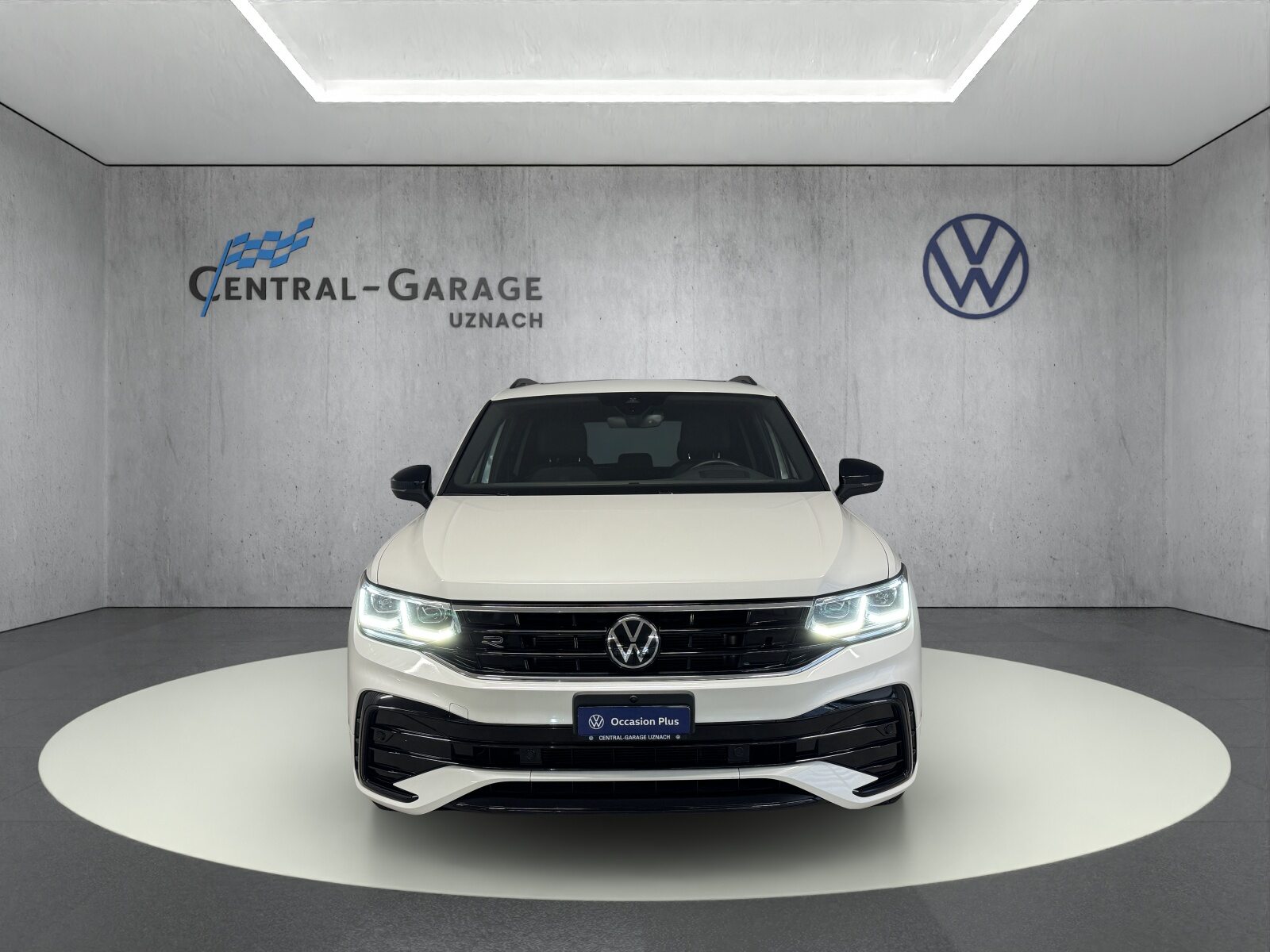 VW Tiguan R-Line, Petrol, Second hand / Used, Automatic - 3