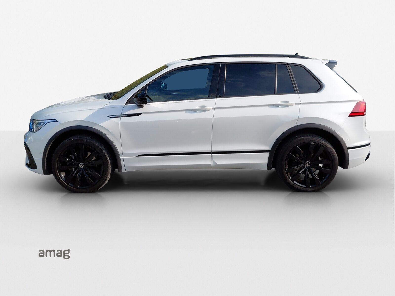 VW Tiguan R-Line, Petrol, Second hand / Used, Automatic - 2